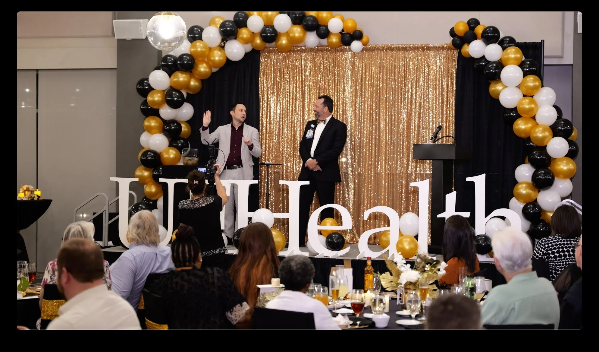 Ari Novick performing engaging magic at an Atlanta corporate event.