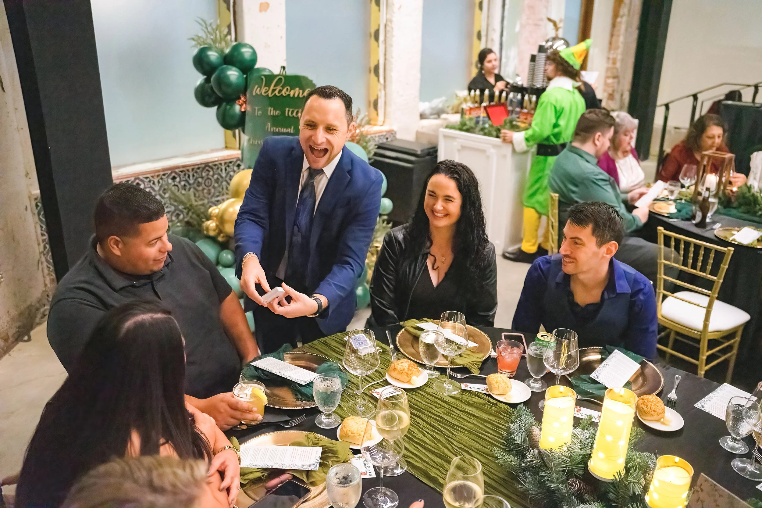 Corporate events magician Ari Novick.