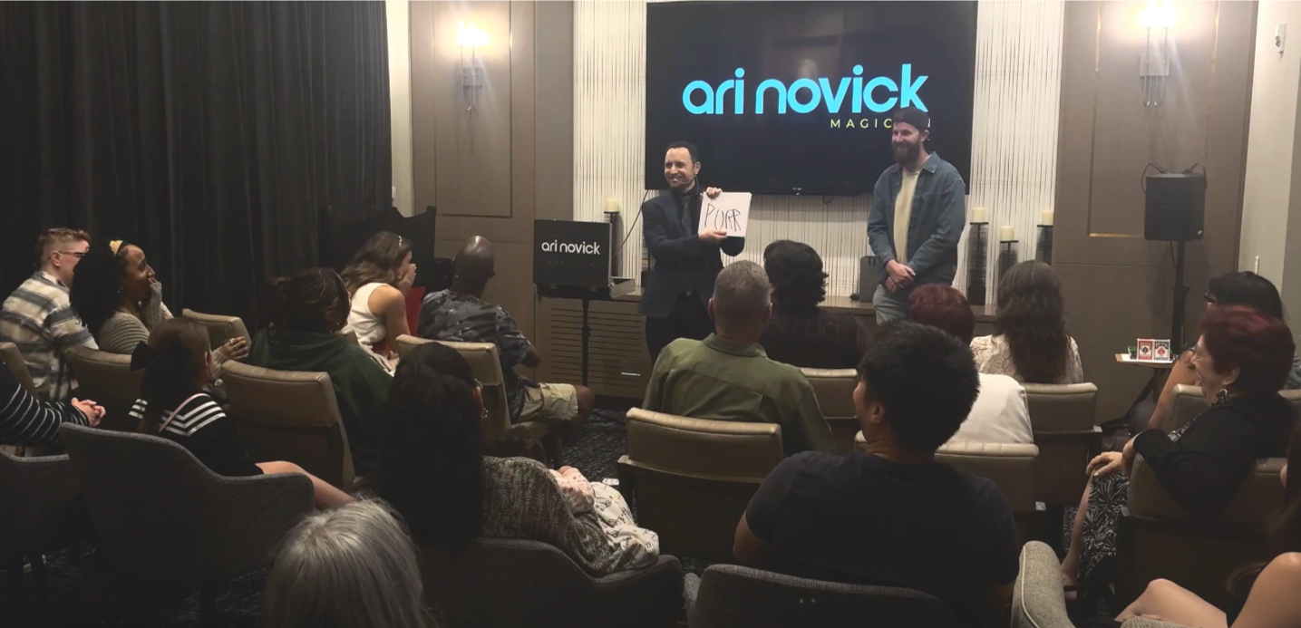 Ari Novick performing corporate magic in Orlando.