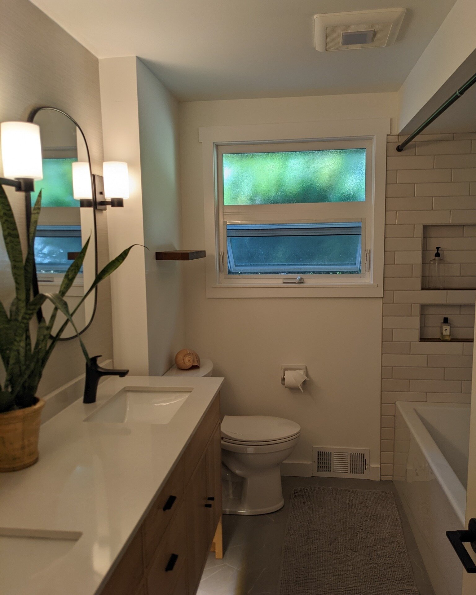 One of my favorite projects. Turned out cozy bathroom!

 #grandresidence #remodeling #bathroom #bathroomideas #edmondswa #bathroomdesign #edmondsremodel #bathroomrenovation #bathroomremodel #bathrooms #bathroomdecor #seattle #tile #tiles #tilework #t