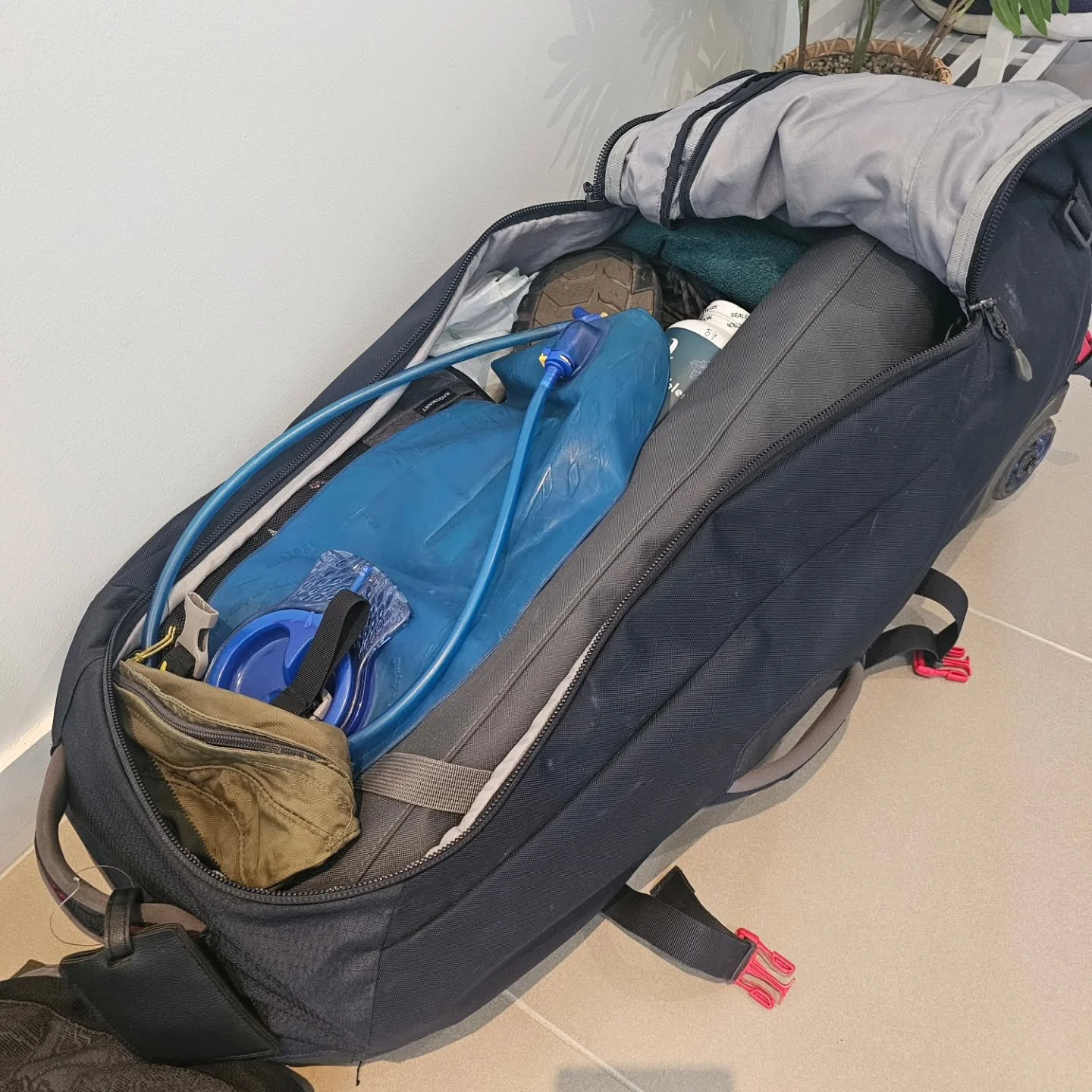 Have a guess where we are off to this week.
If you guess right, you win absolutely nothing but will have the satisfaction of being right 🤔🤣

#yogadventures #yogatrip #brikmanyoga #brikman_yoga_tbar #travelformen #mensyogatrip #AdventureAwaits #Adve