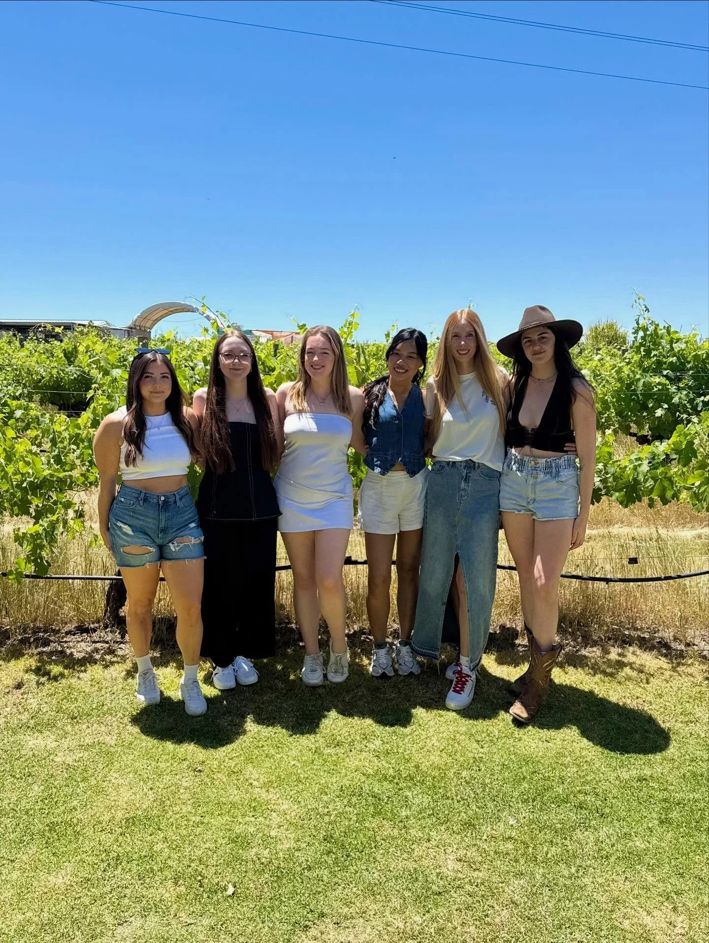 Meraki Christmas Party &lsquo;25 🎄☀️

We hired a van and did an @amazingco.me Mystery Picnic in Swan Valley 😍 solving our quizzes to get our shnacks was so good 

We got sent to a bunch of different locations to pick up all the food and drinks for 