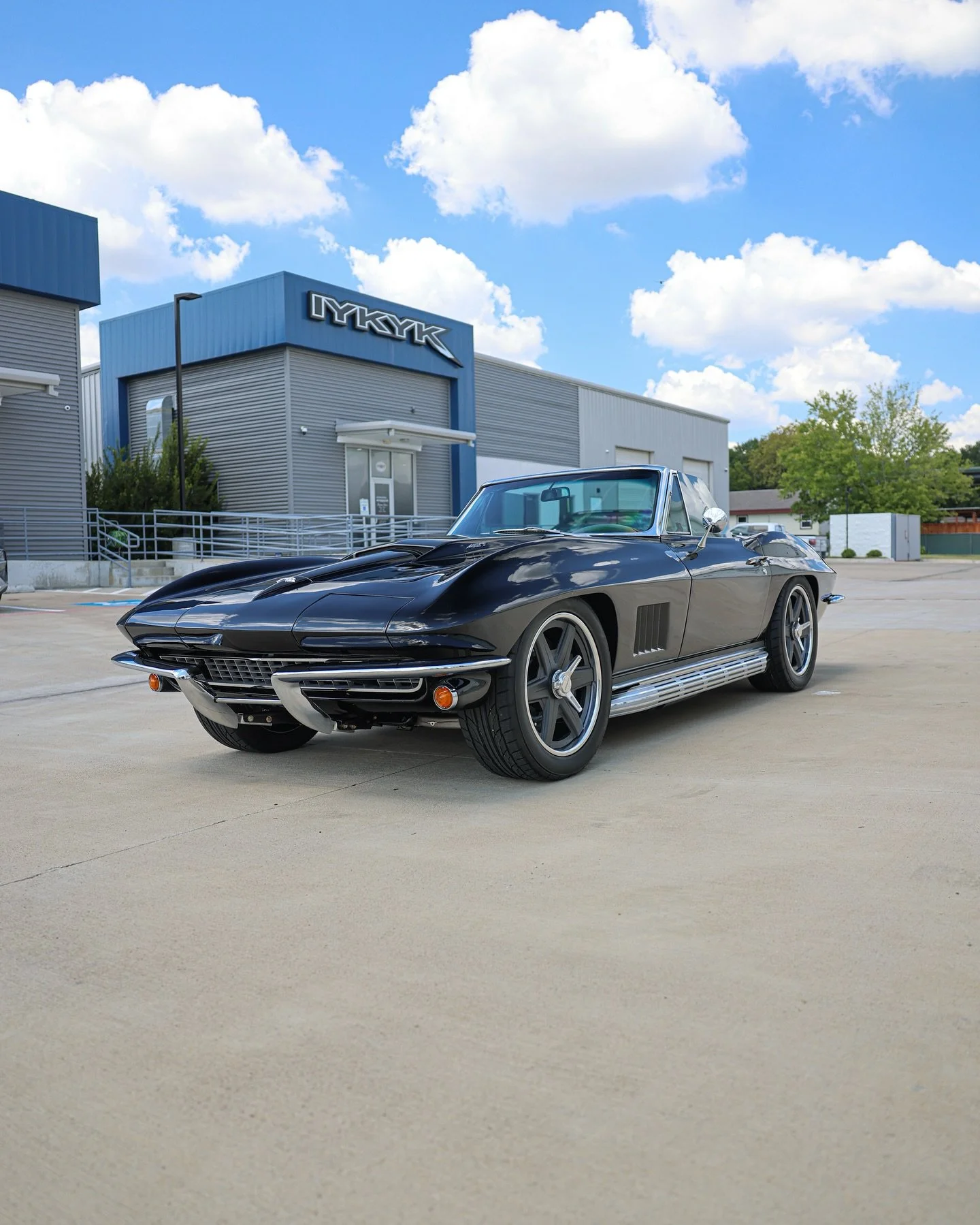 It doesn&rsquo;t get better than this! 🔥 Protected and picked up, our friends over at @gap_industries sent us this GORGEOUS 1967 Corvette Stingray for Full Car PPF! Making sure it&rsquo;s fully protected from rock chips and scratches 💪🏼

#ppf #car