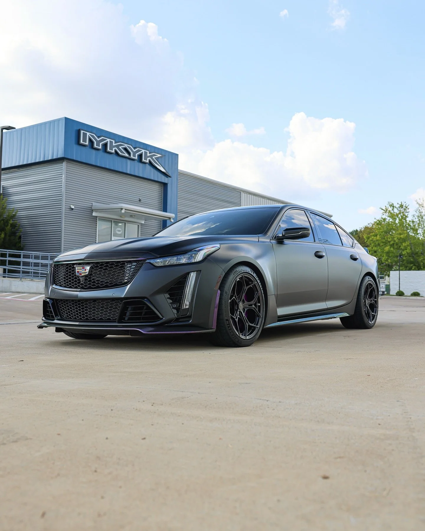 Baddest Blackwing in Houston! 🔥 Custom Powder Coated Calipers, Custom Color Shifting PPF over all the Carbon Fiber, and a Full Body Stealth PPF 😈

#blackwing #blackwings #cadillacct5v #ct5v #ct5vblackwing #americanmade #cadillacs #caliper #calipers