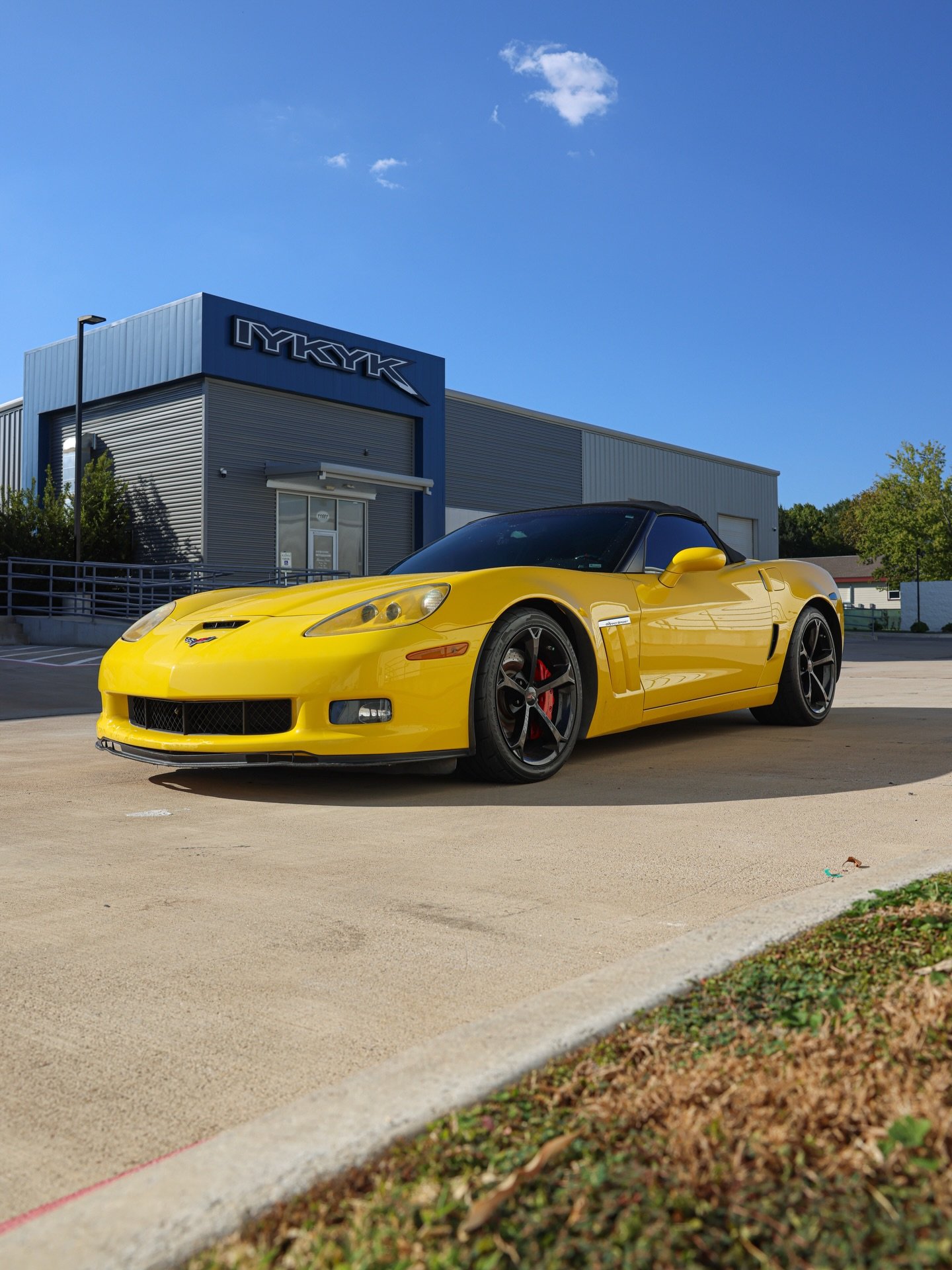 Unrecognizable transformation! 🔥😍 This yellow C6 came in all the way from Oklahoma, wanting something different, and we delivered! Full custom wrap, new headlights, new taillights, new splitter, new EVERYTHING! 💪🏼 What do you think?! 

#customwra