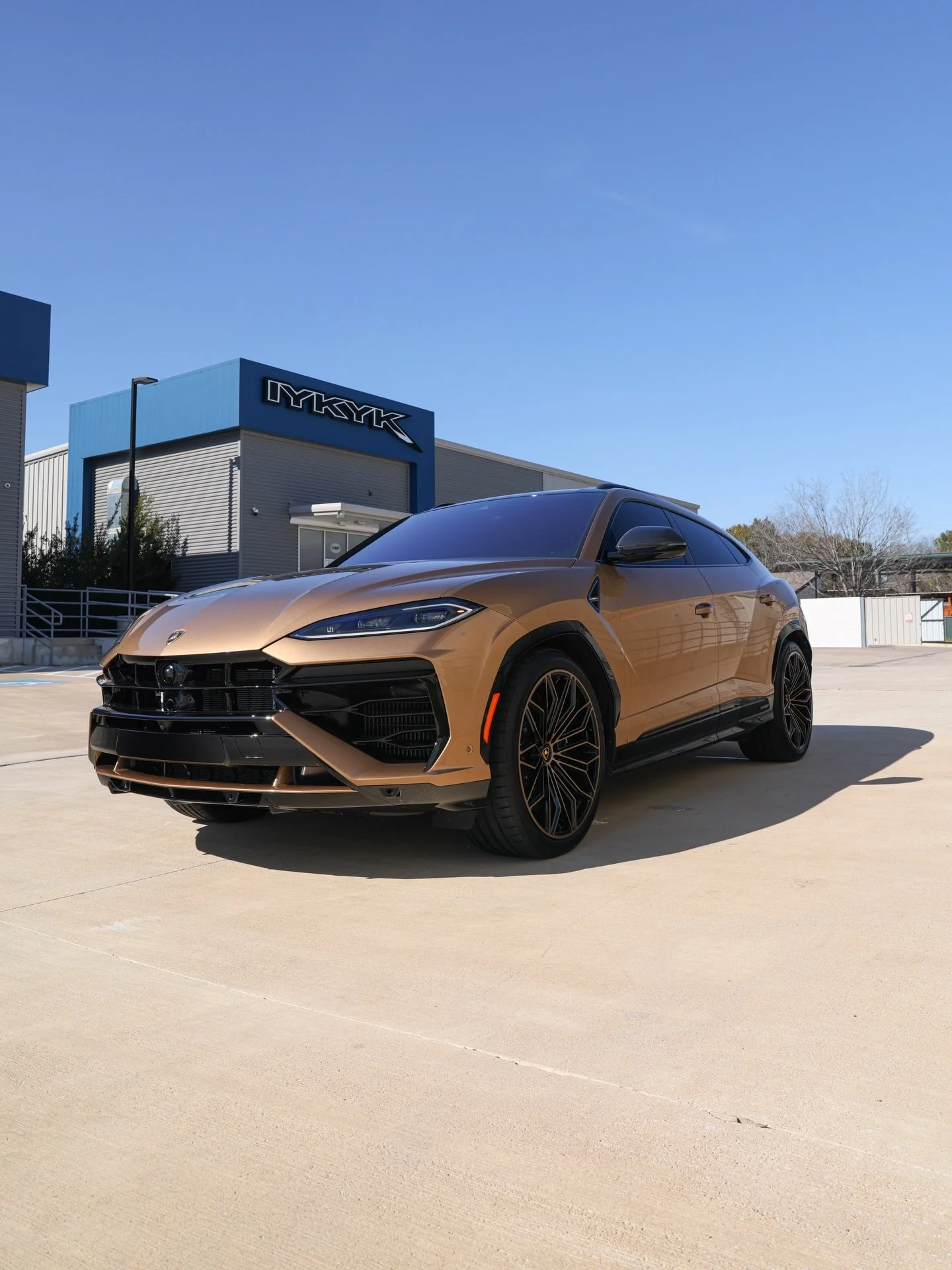 Our friend @quinn_l33 came in wanting Full Car PPF on his brand new Urus SE, and we delivered! 🔥 That color though 😍

#urusse #lamborghiniurus #iykykgarage #iykyk #lambolovers
