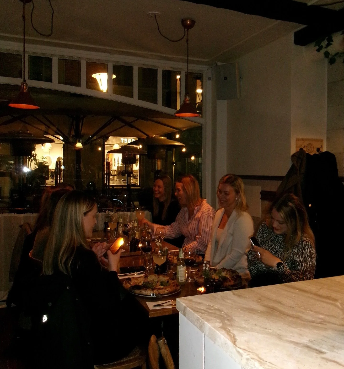 L&ouml;rdag p&aring; Enoclub 😁🍷