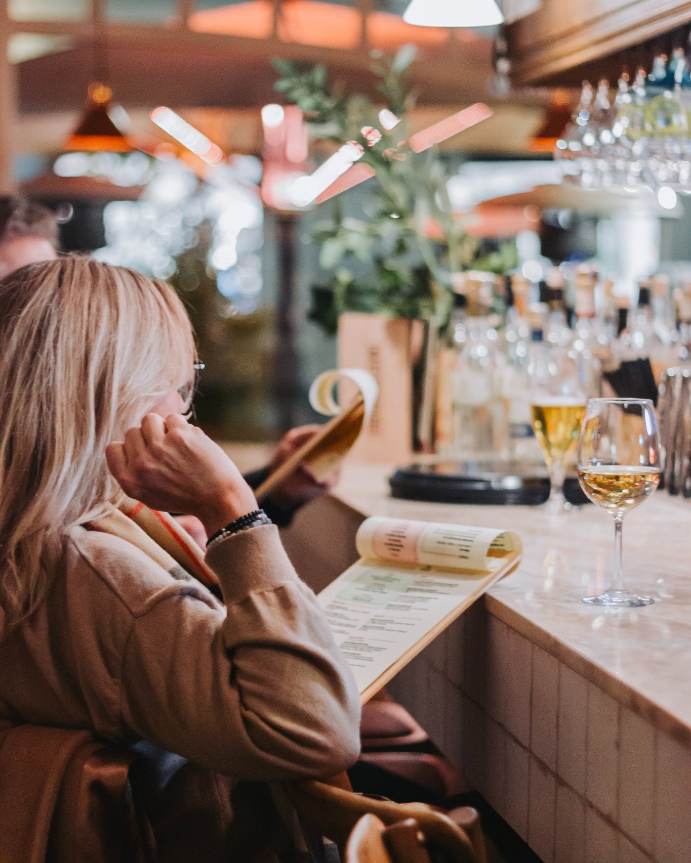 Nytt p&aring; menyn i Enoclub. 🍷

Vi har uppdaterat v&aring;r meny med nya r&auml;tter &ndash; skapade f&ouml;r att delas, uppt&auml;ckas och njutas tillsammans med ett glas vin.

Kom f&ouml;rbi, ta ett glas och prova n&aring;got nytt.
Vi ses i Enoc