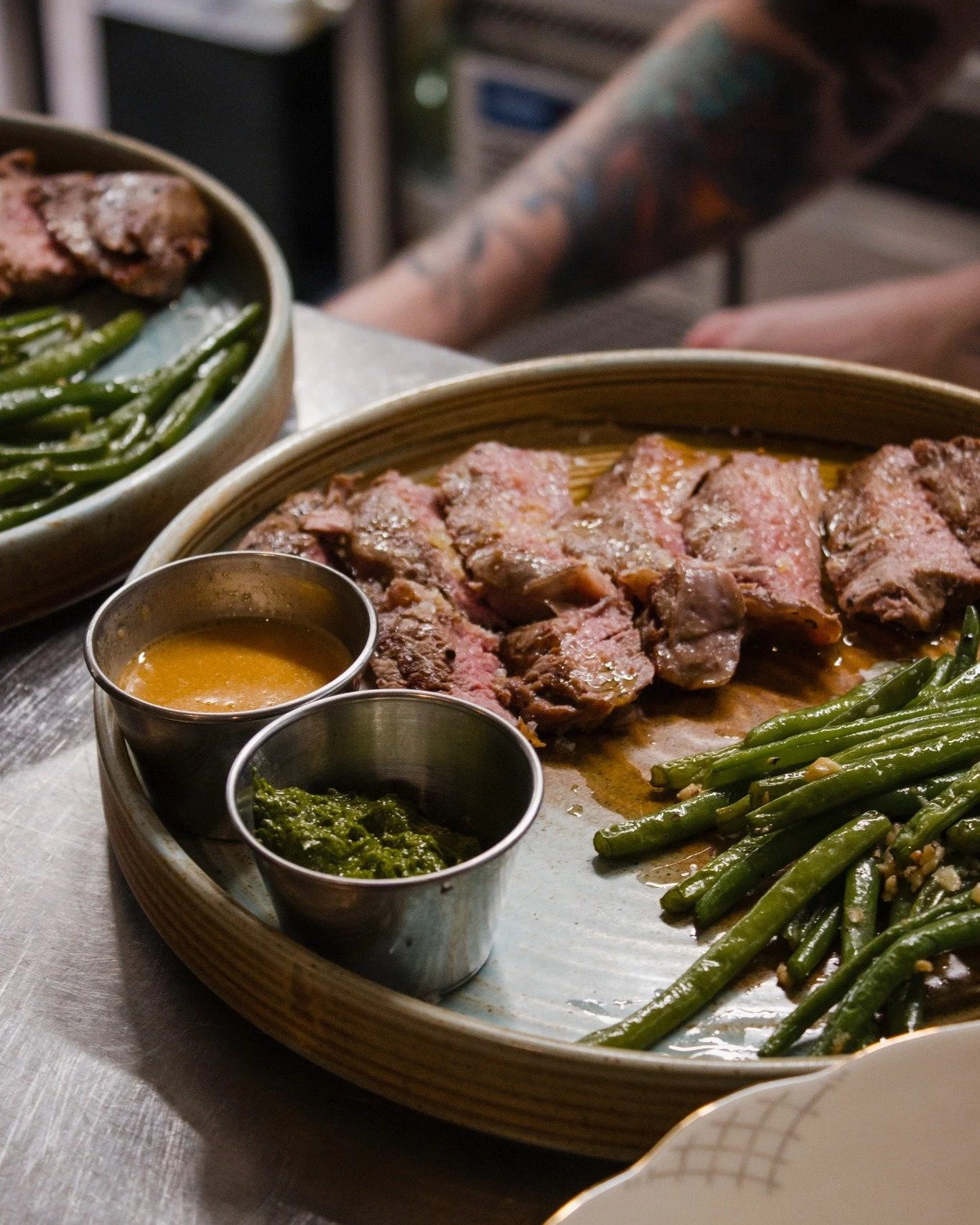 Lombata alla Griglia 🇮🇹

Grillat k&ouml;tt n&auml;r det &auml;r som b&auml;st
enkelt, smakrikt och gjort f&ouml;r att njutas ✨

Vi v&auml;ntar p&aring; er hos Enoclub

 #ItalienskMat #Italien #malmosweden #bokabord