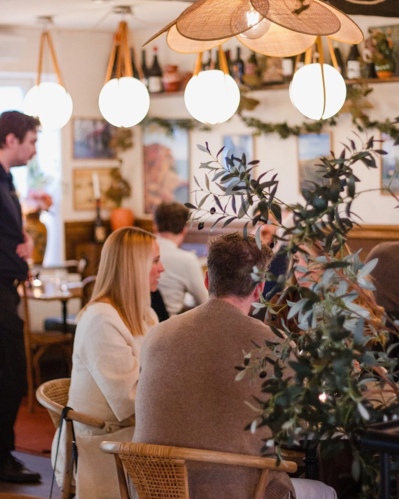 Planerar ni att ses ett st&ouml;rre s&auml;llskap? 🇮🇹

Boka bord hos oss &ndash; inne i restaurangen
eller p&aring; v&aring;r uteservering ☀️

Perfekt f&ouml;r att samlas, dela god mat
och njuta tillsammans ✨

 #bokabord #ItalienskMat #malmosweden 