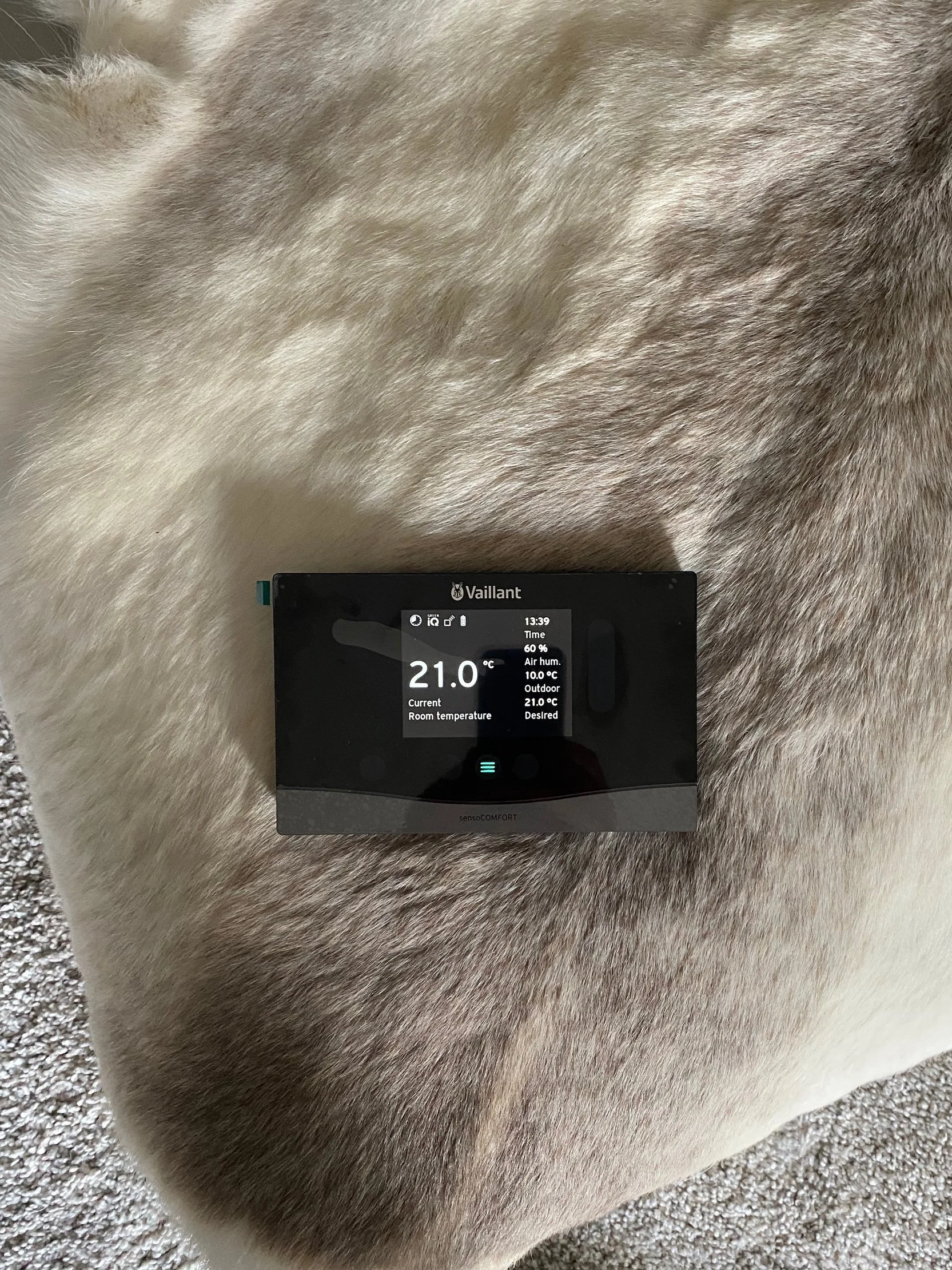 Wireless sensoCOMFORT controls, operating on pure weather compensation, providing 21C internal air temperature, steady state, at a seasonal efficiency (SCOP) of 4.6.