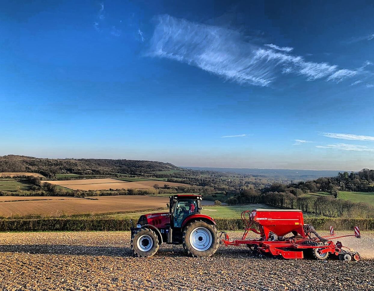 NEW FARM TOUR ✨🚜|| We are excited to offer a brand new way to experience a never before seen side of Castle Farm! 

🚜🌱 BEHIND THE SCENES TOUR - Saturday 25th May 2024 at 10:30am. Limited tickets available. 

Take a 1.5 hour leisurely tour of the m