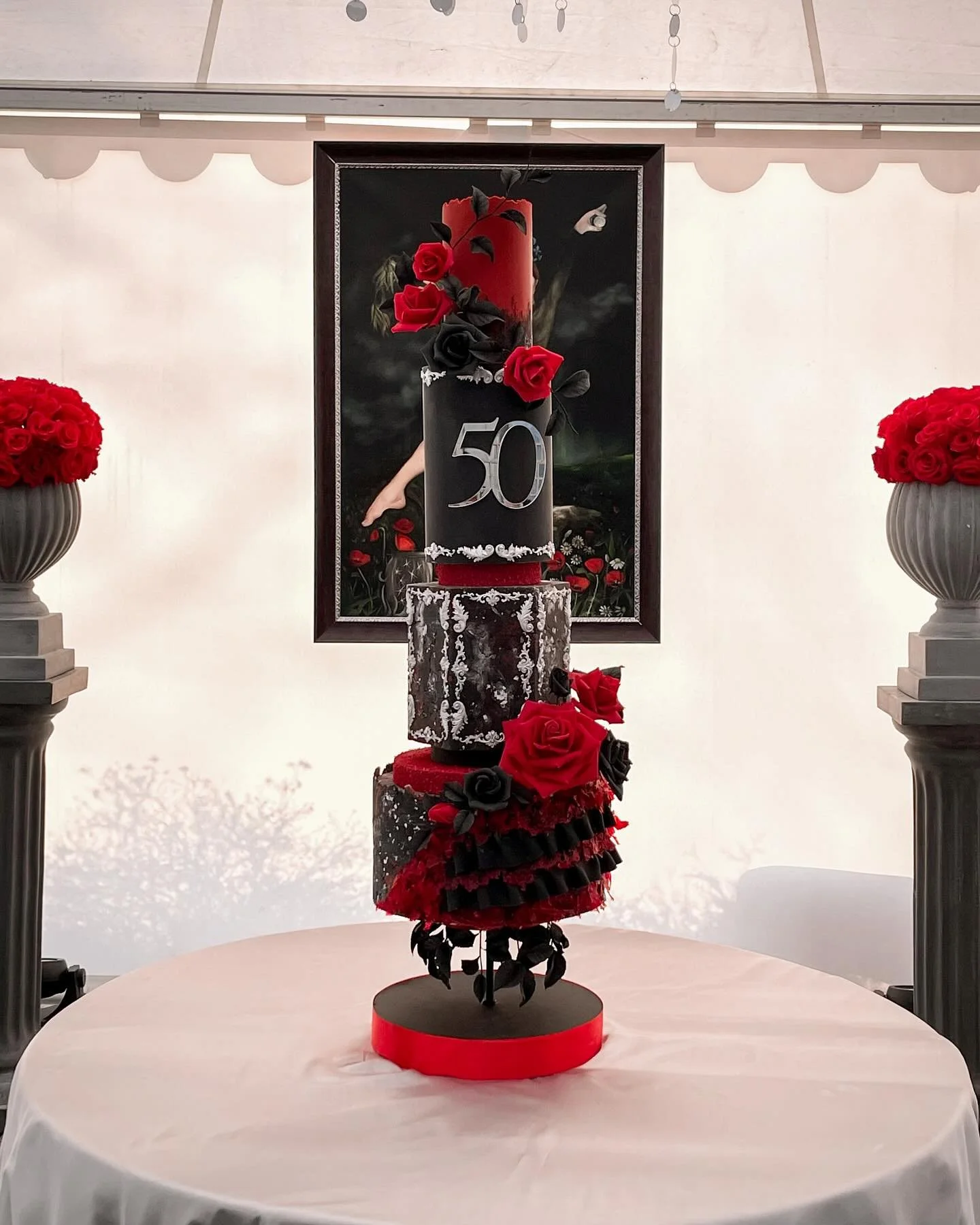 I made a floating cake! This design was a first for me, and so much could have gone wrong. I also delivered it nearly 500 km to the stunning Manoir de la Montagne near the Swiss border. But against all odds, this beauty stood tall all evening, lookin