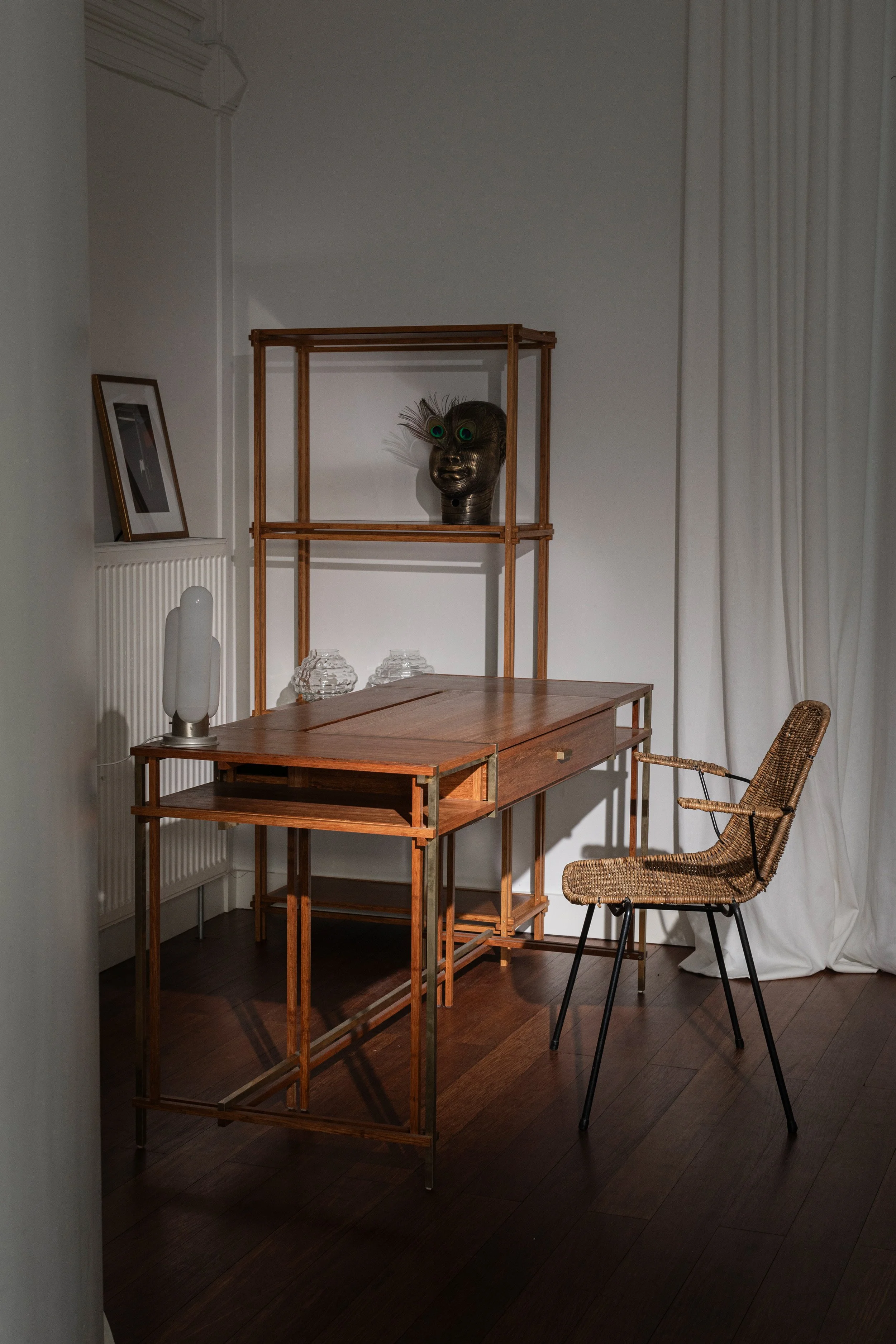 desk 2.jpg