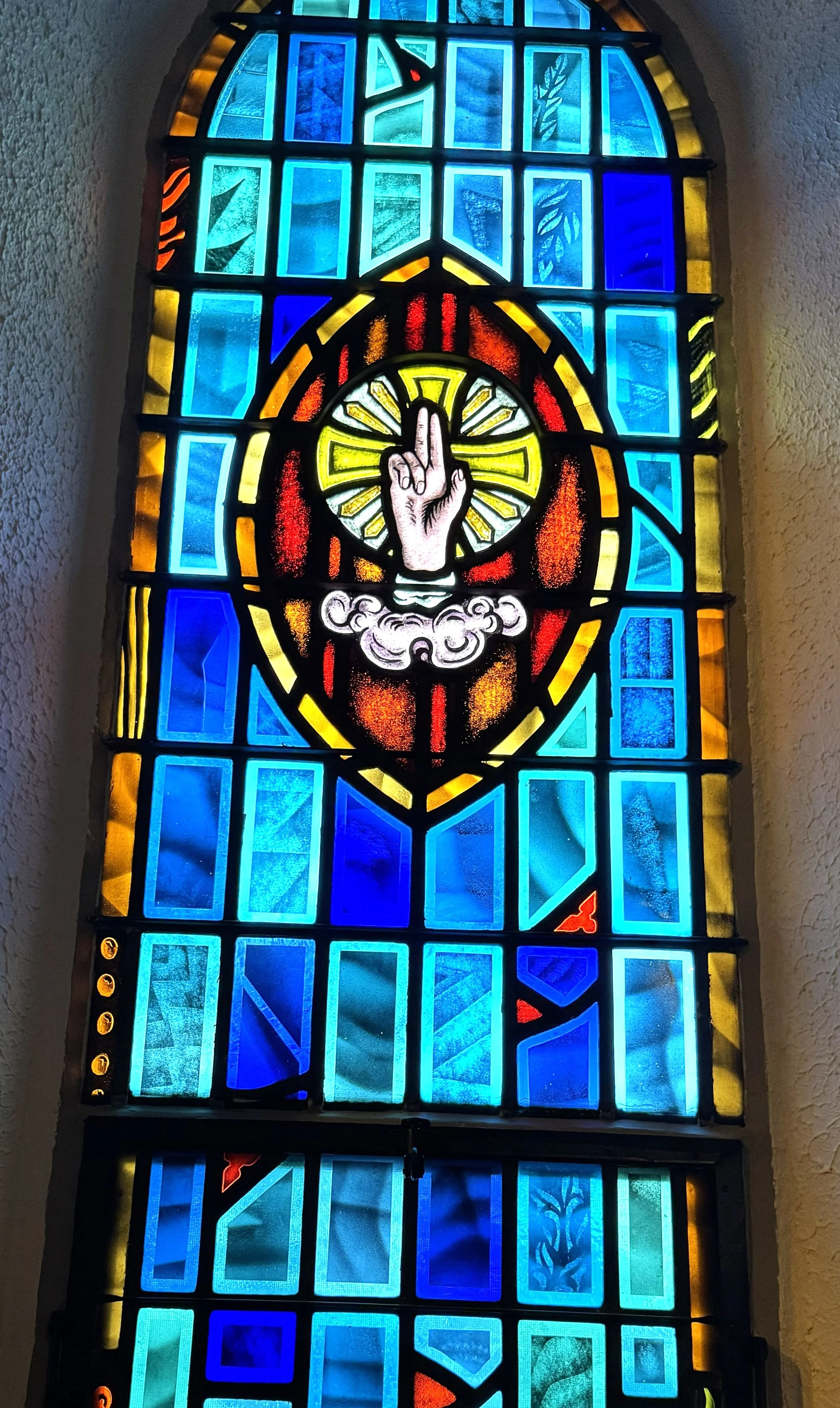 LET YOUR LIGHT SHINE - St. Thomas/Santo Tomás Plymouth