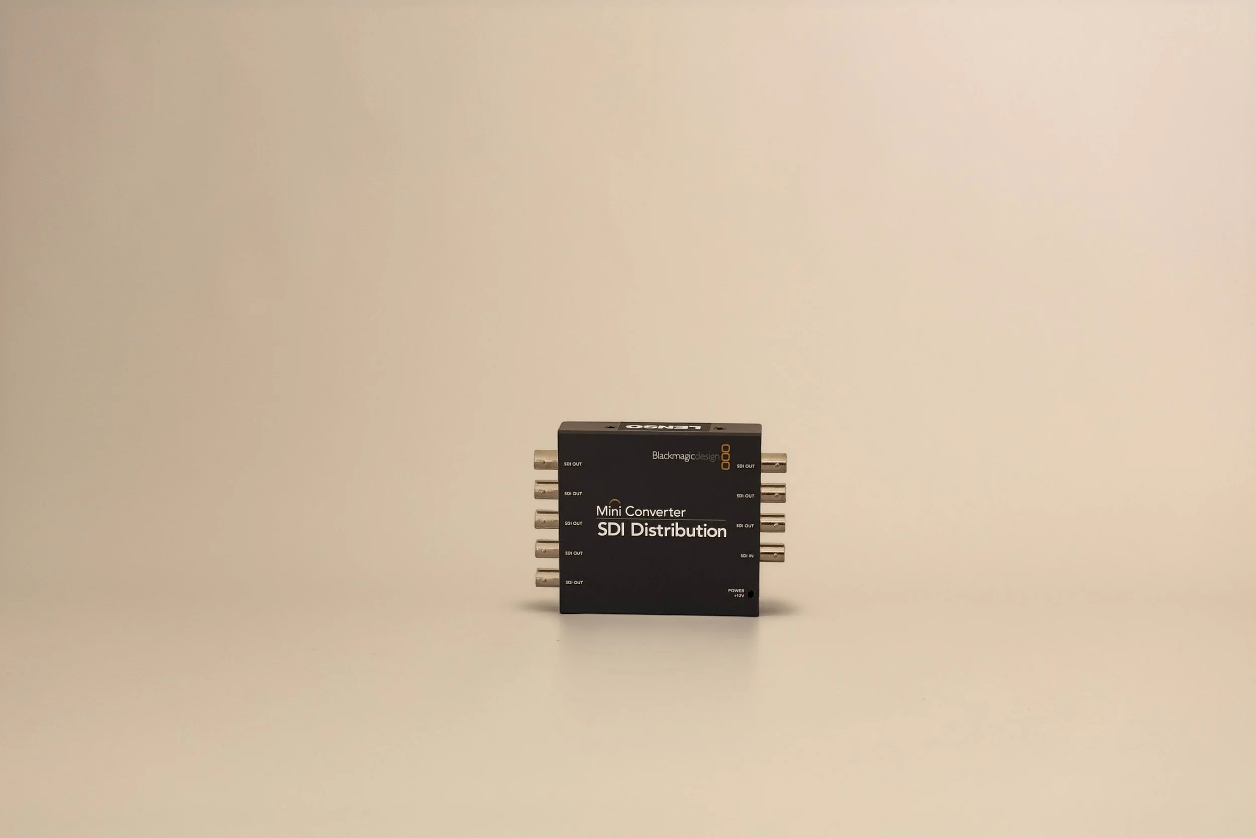 SDI signal distributor.jpg