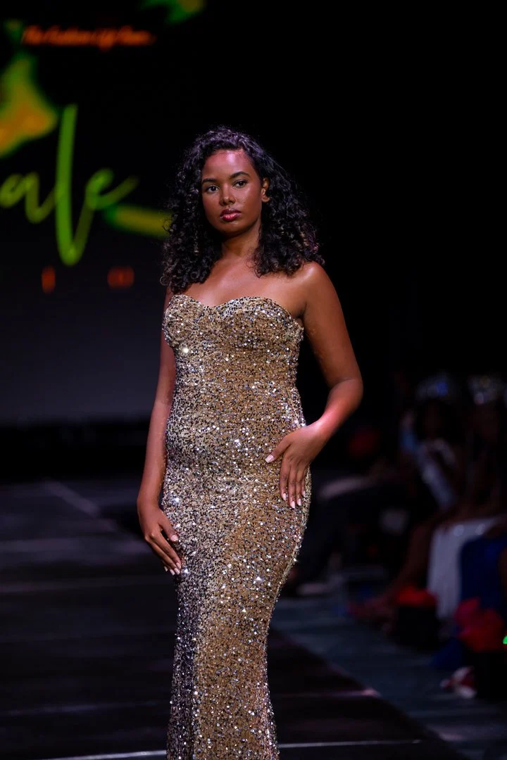 CIFWK Runway Show_12-04-25_TattiannaT-202.jpg