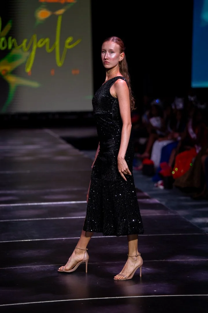 CIFWK Runway Show_12-04-25_TattiannaT-175.jpg