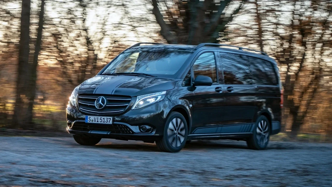 private luxury transfer for patients traveling to Turkey for rhinoplasty with full medical tourism service included