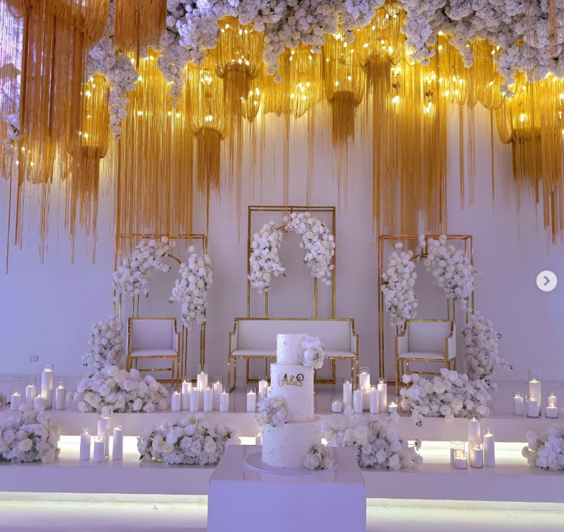 Gold and white backdrop decor .png