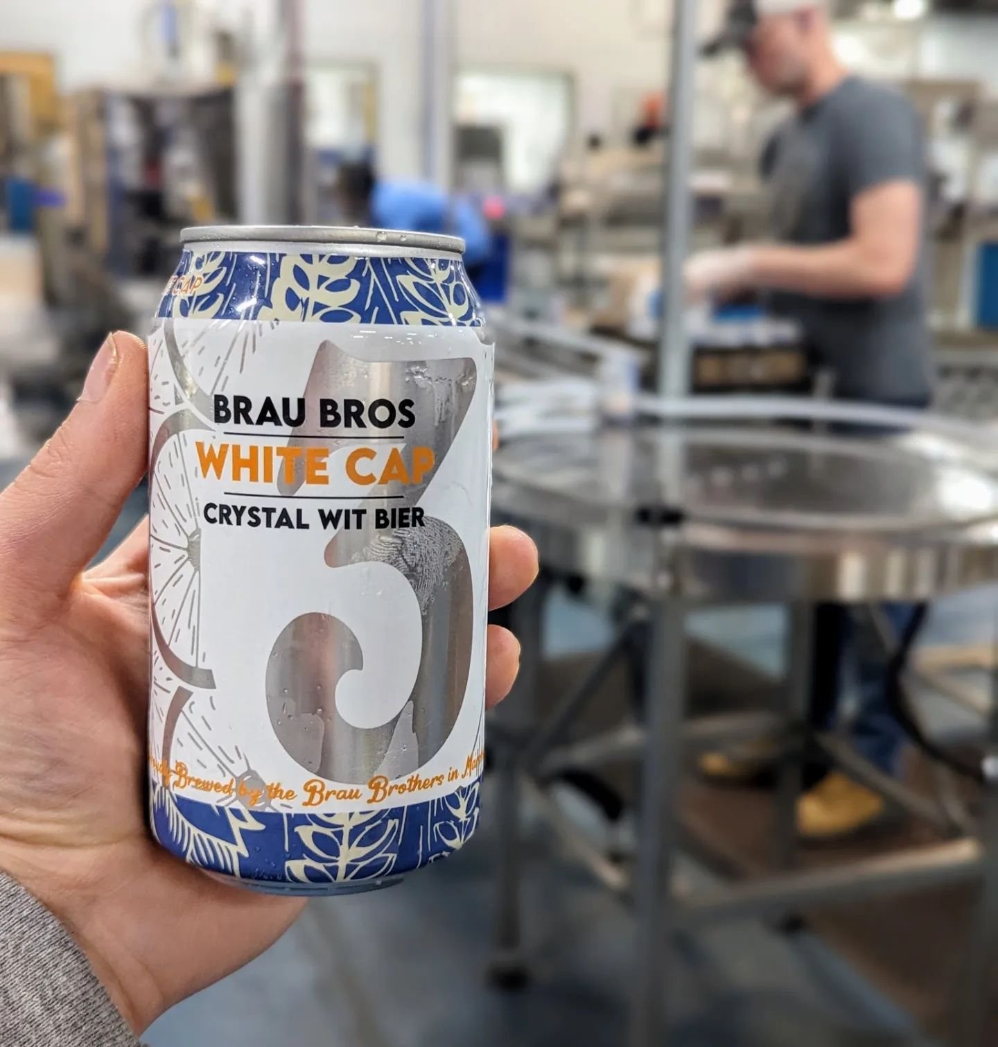 It's always canning o'clock in the brewhouse. ☀️

Keep an eye on liquor store shelves for our Sunny Day Mixers featuring this beauty, Hopsession, Luchador and Strawberry Wheat - COMING SOON! 🍻

👀 Peep boss man on the canning line.

#braubeer #beer 