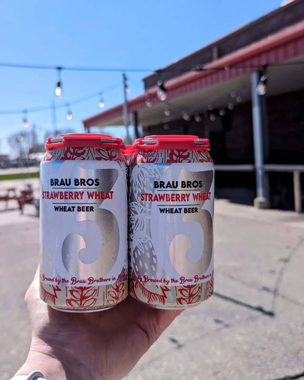 Today's a 'grab some beer for your patio' kind of day. ☀️

#craftbeer #brewery #braubeer #patio