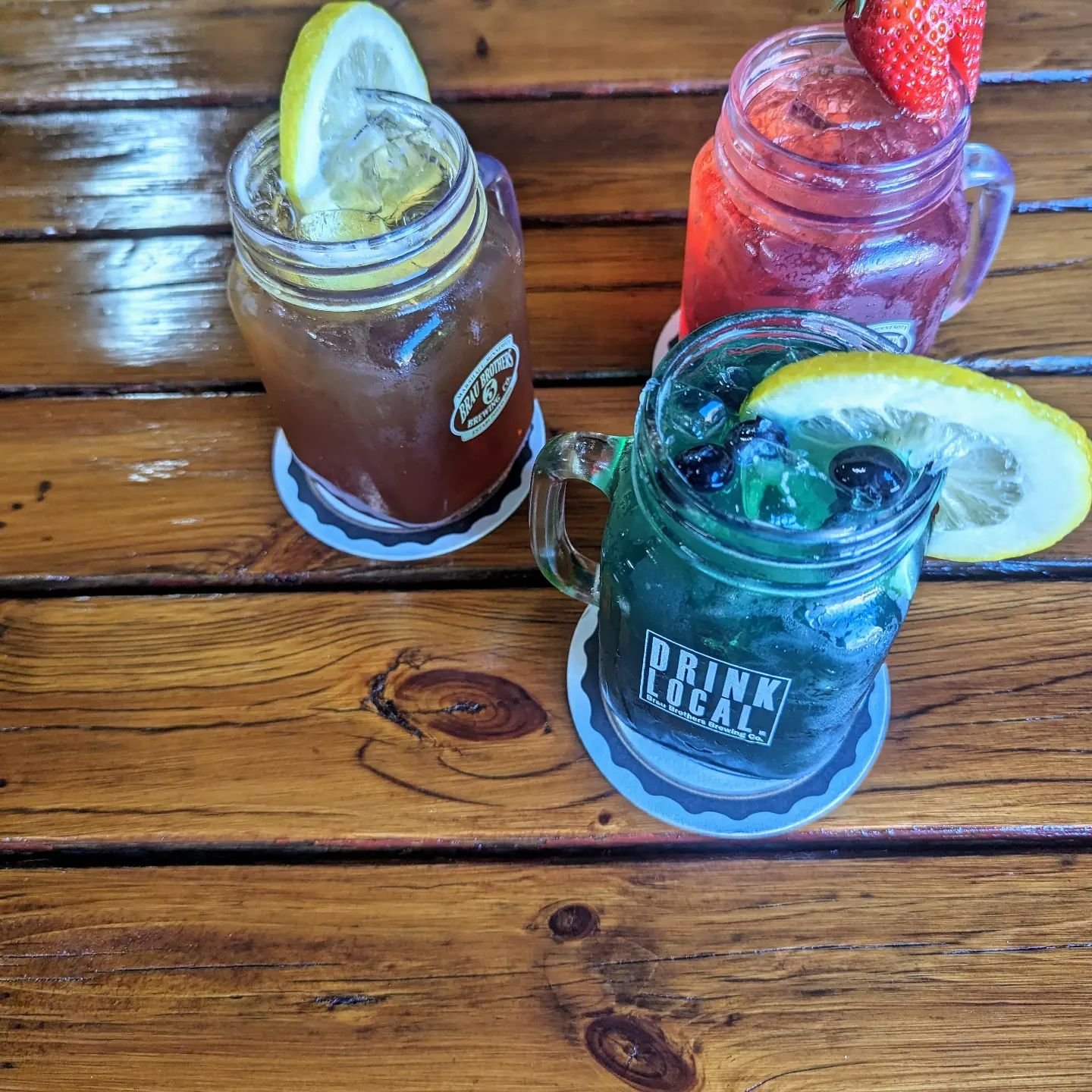 Tipsy Teas are back in the taproom! ☀️

🫐 Blueberry Lemon
🍓 Strawberry Basil
🍋 Arnold Palmer

Teas are made with our Marshall Water Hard Seltzer &amp; they are delicious.