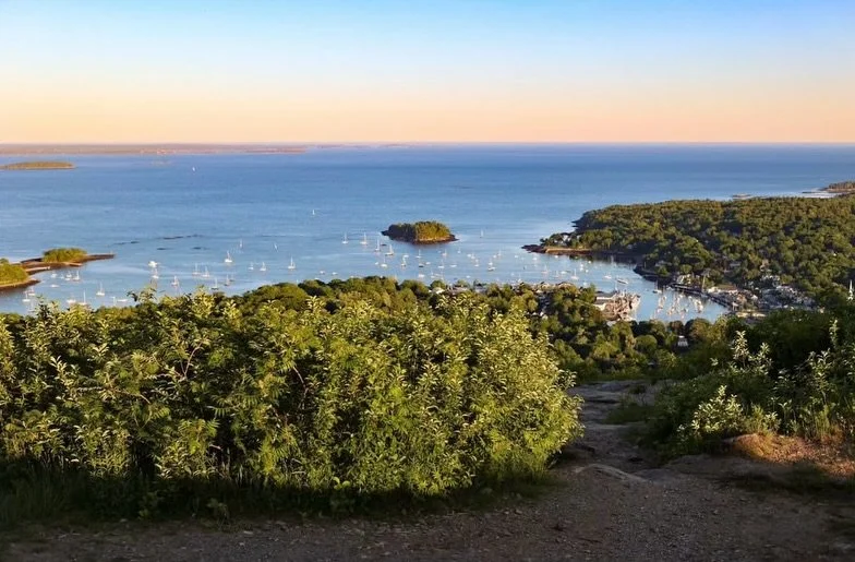 Sunset at Mt Battie 

@lindsayinmaine 

@mainehikes 
@mainehikes
@mainehikes