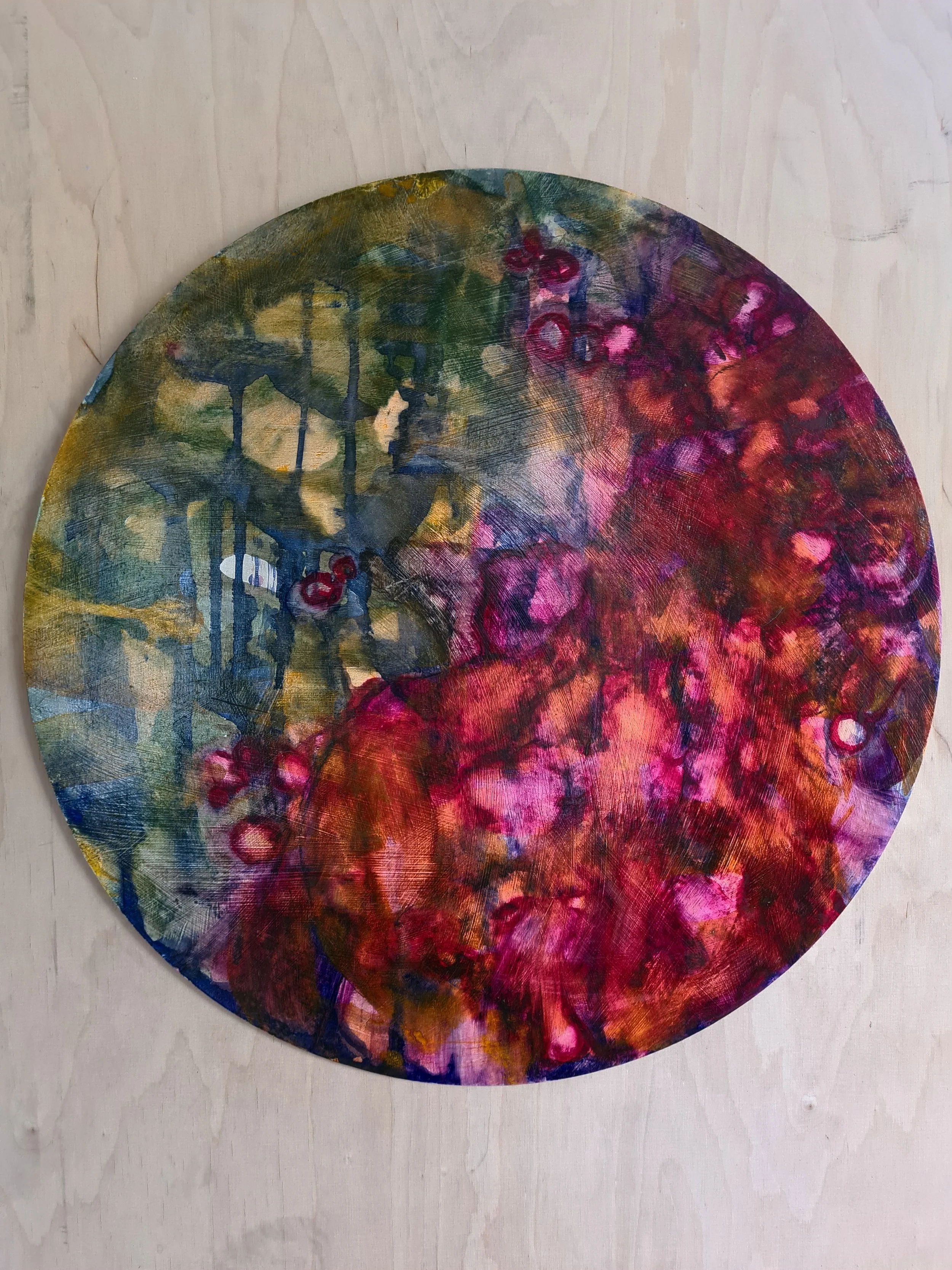 Pigmentti pyöreälle vanerilevylle.jpg