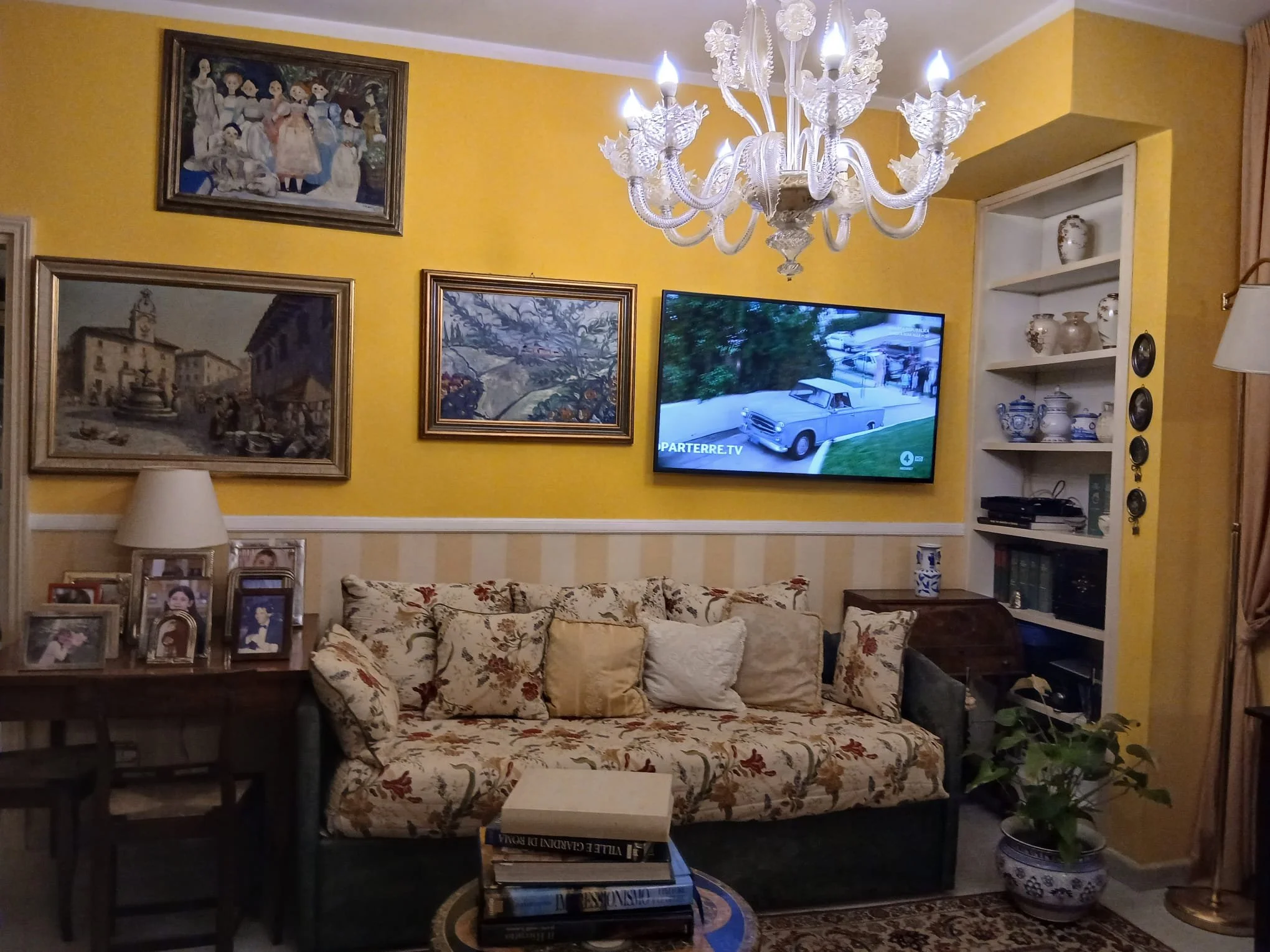 living room raffaella.jpg