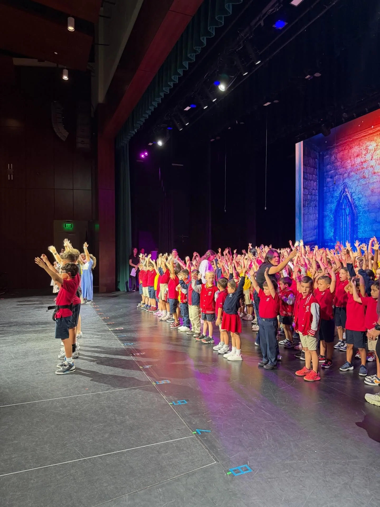 ❄️F R O Z E N: Show A Rehearsals ❄️

Our talented Show A students have been hard at work rehearsing today for this weekend&rsquo;s Spring Show: Frozen! 

These students are pouring their hearts into every scene as they prepare to take the stage. We a