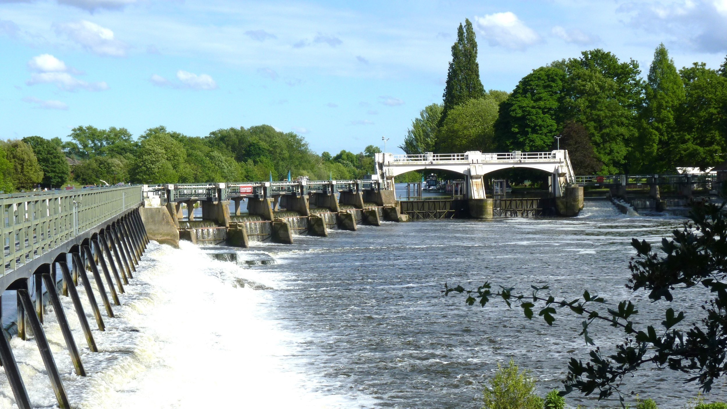 The Thames in Teddington - (Imminent) Threats, Risks and Hopes