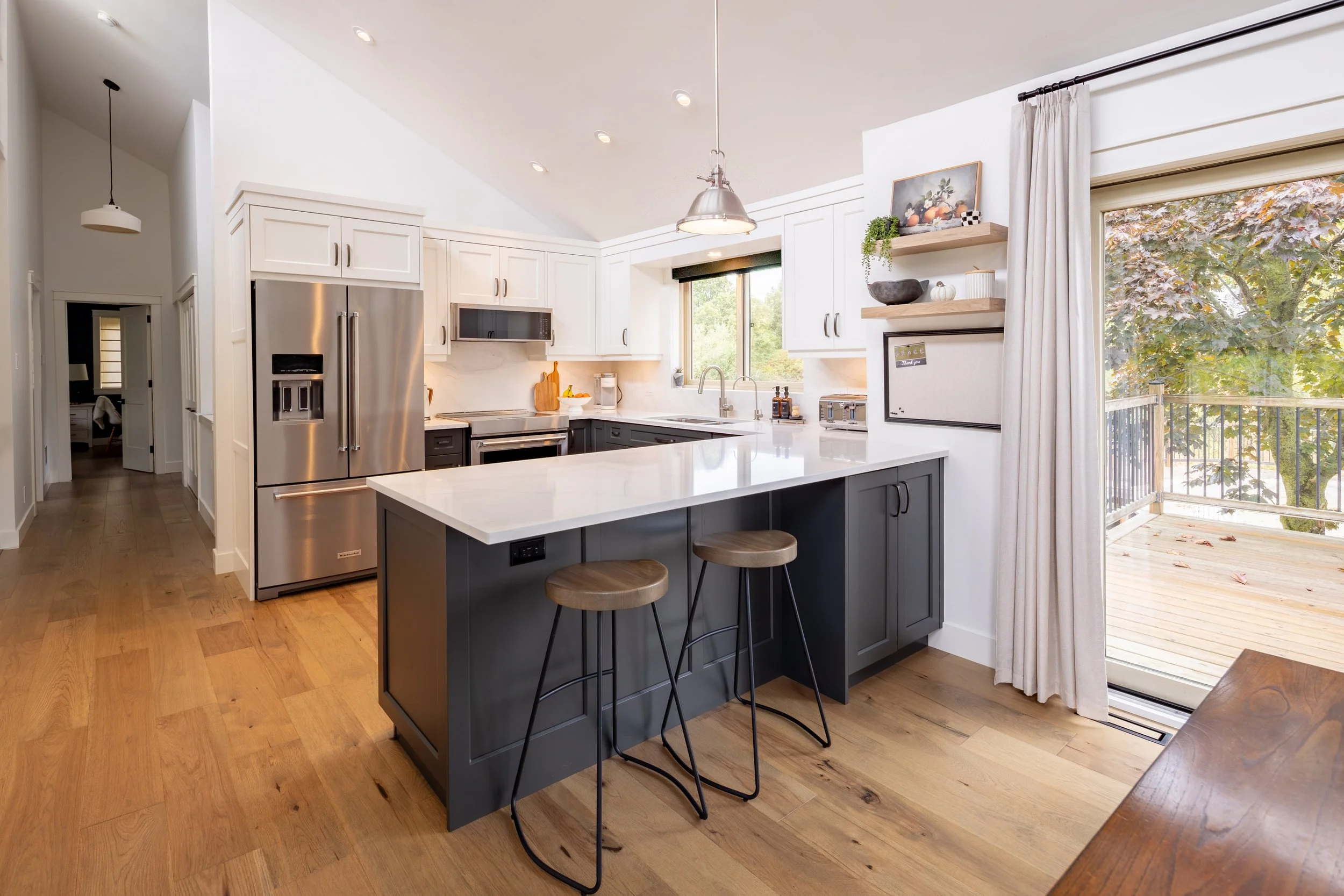 Horseshoe Kitchen - Kitchen