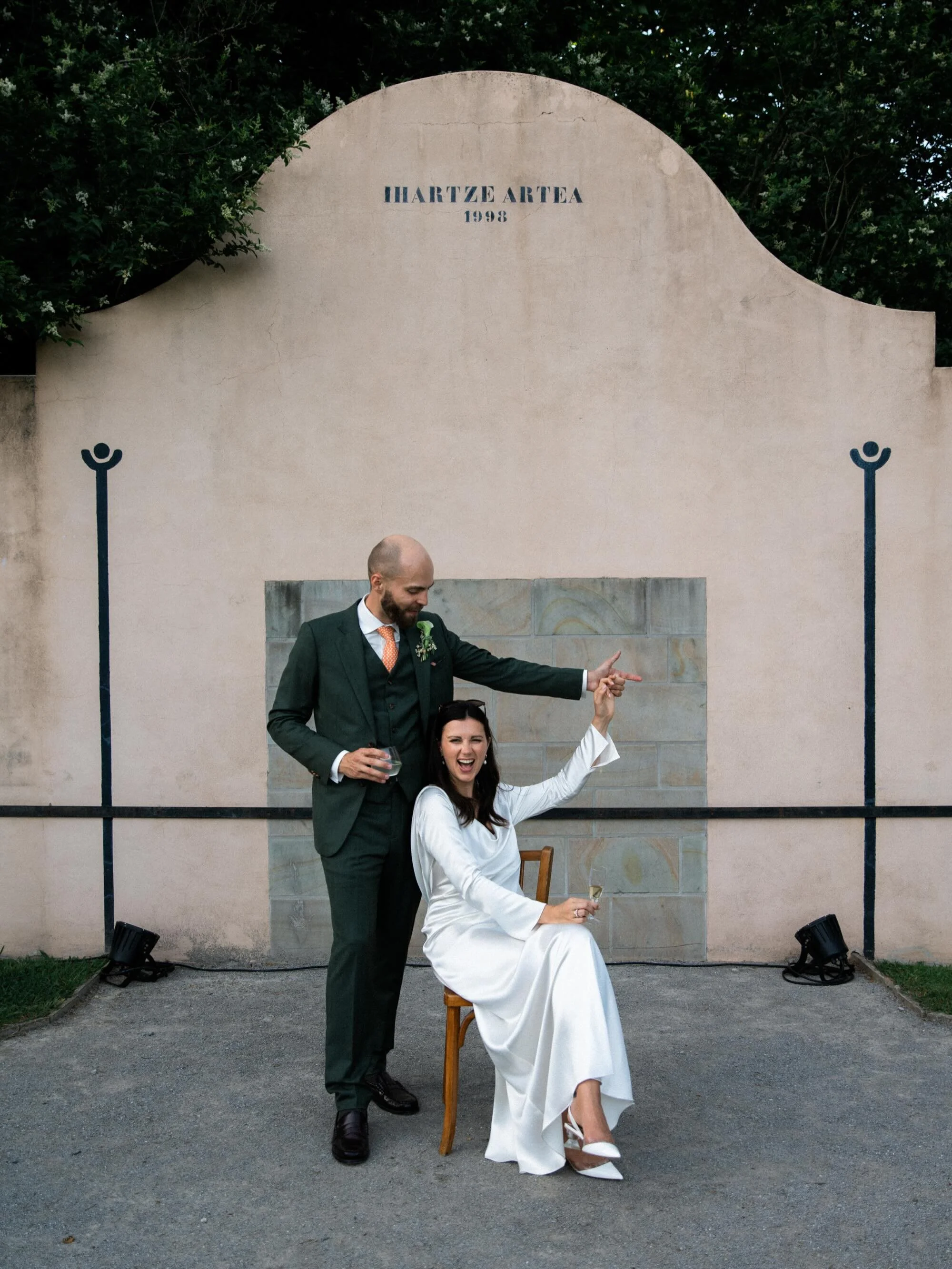 The wedding season kicked off last weekend with a 3-day international celebration in the Basque Country. 

These two lovers brought their families and friends from around the world to discover the South-West of France, its laid-back vibe, the Ocean, 