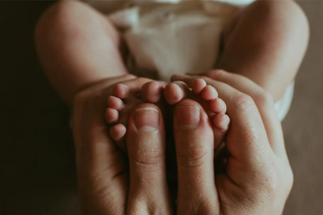 Natural Newborn Photography in Cheyenne: Calm, Unposed Moments for Your Baby