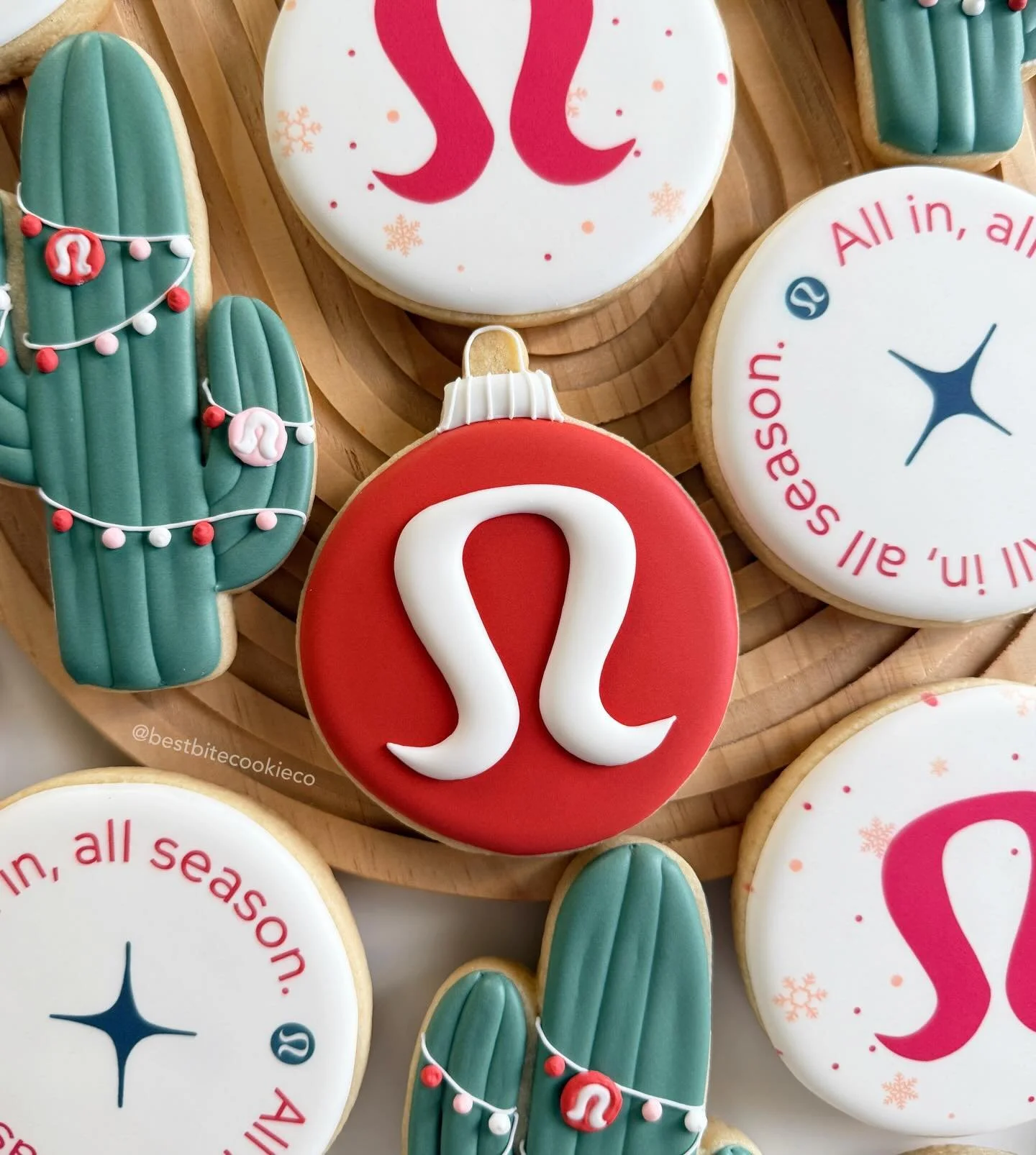 Custom branding - holiday edition ✨🎄

So excited to create custom cookies for Scottsdales @lululemon holiday shop! Hope you all scored some new gear🫶🏼

#holidaycookies #custombranding #holidaybranding #holidaybaking #lululemoncookies #christmascoo