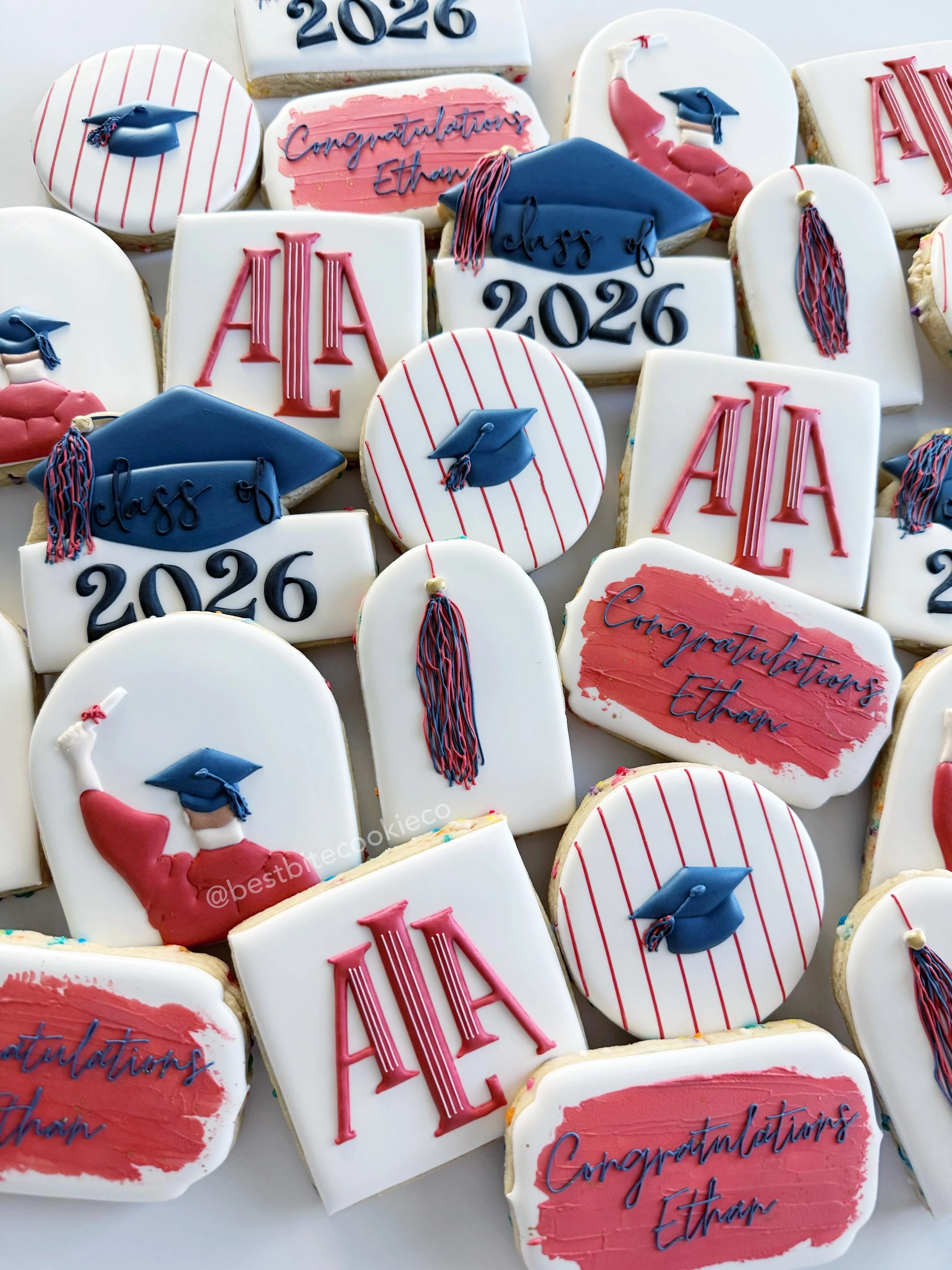 Is everyone surviving grad season? I bet you can&rsquo;t guess how many grads I had this year. The number is shocking 😂

#graduationcookies #gradseason #graduation #customcookies #graduationgift