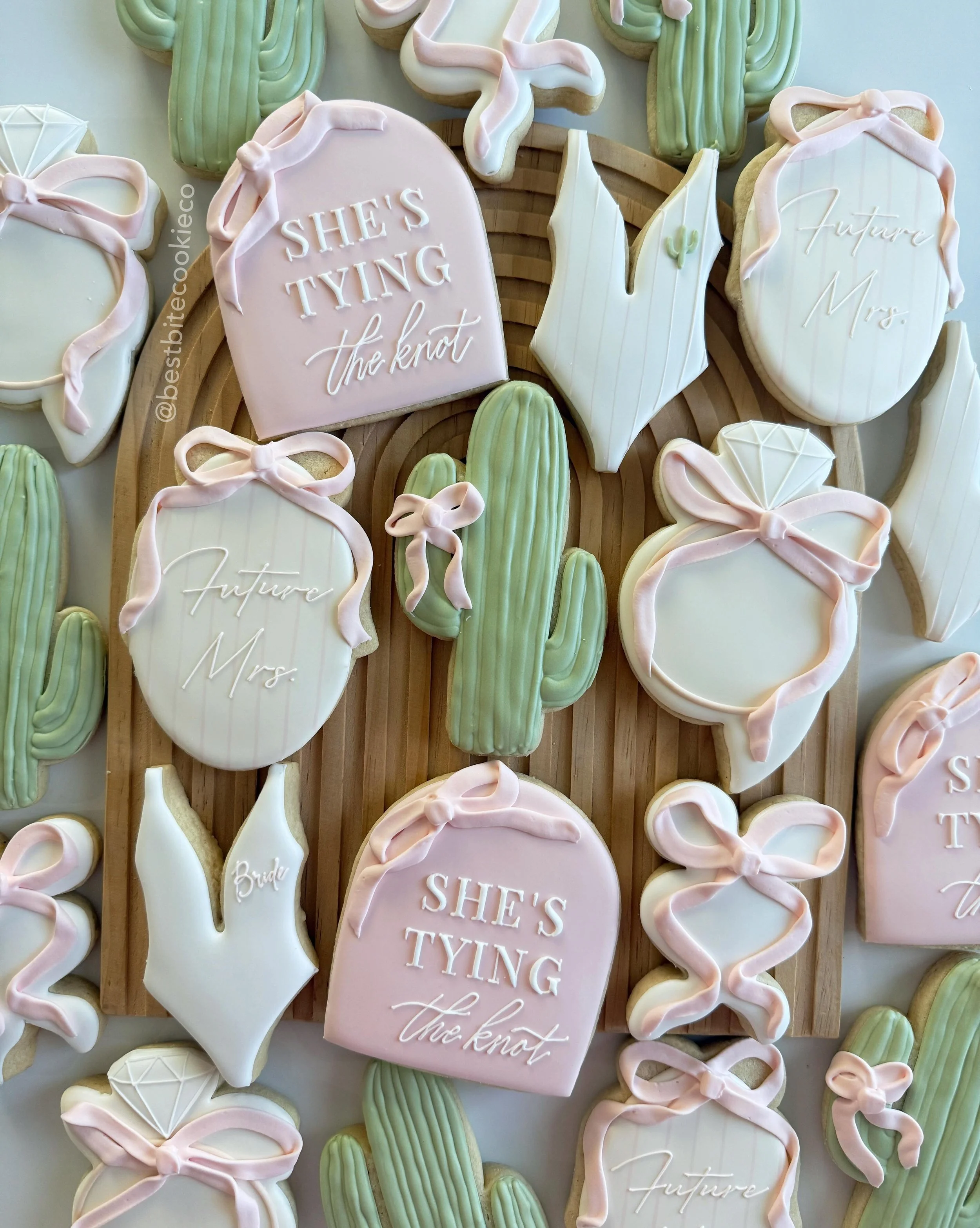 She&rsquo;s pink, she&rsquo;s elegant, she&rsquo;s tying the knot. 🤍🎀🌵

Cookies for @scottsdalebridesandbaches 

#bachelorettecookies #shestyingtheknot #bridetobecookies #customcookies #bachelorettepartyideas