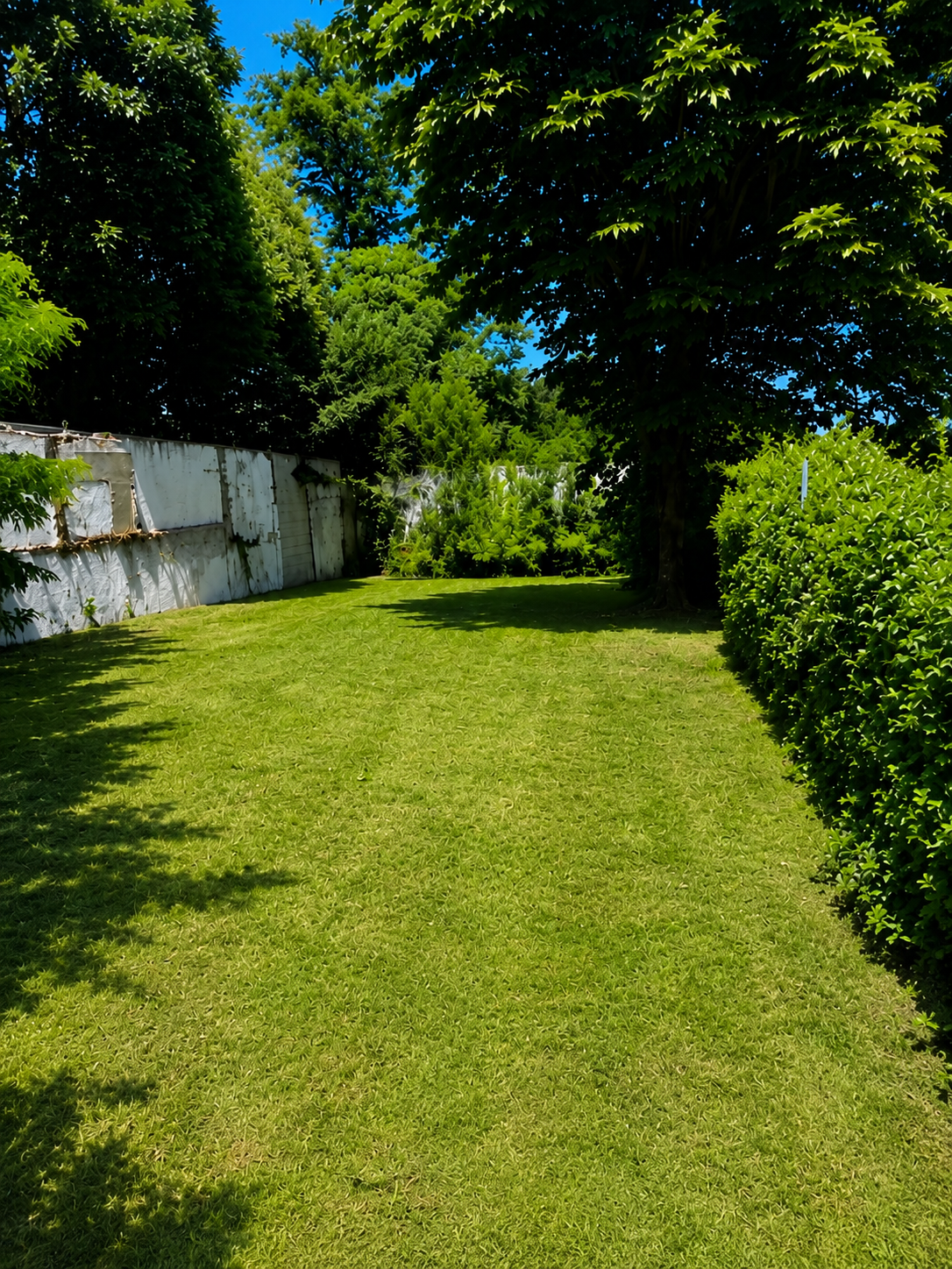 GARCHES – Limite SAINT-CLOUD – Terrain à bâtir de 265 M²