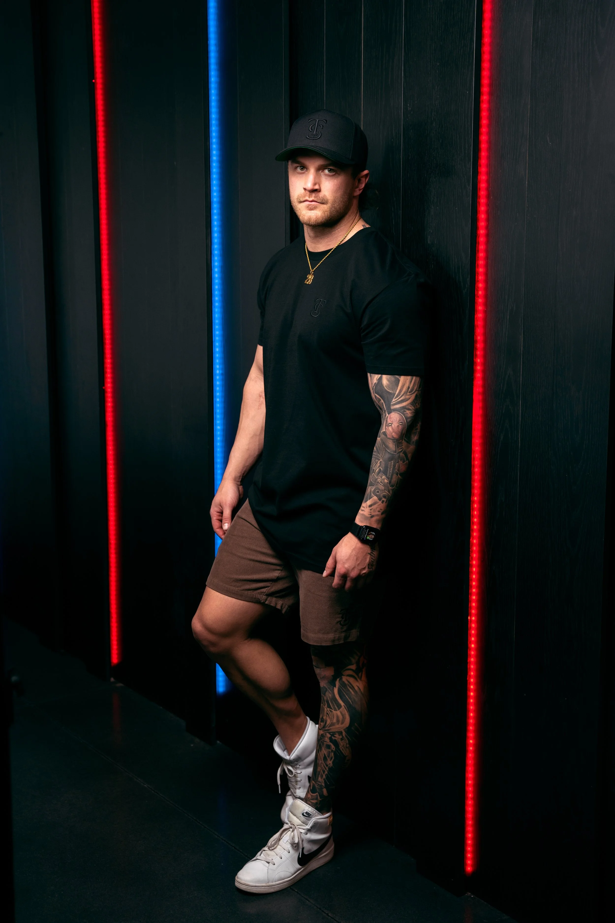 T&S_Icon_Lifestyle_ProductName_Model - DSC09459.jpg