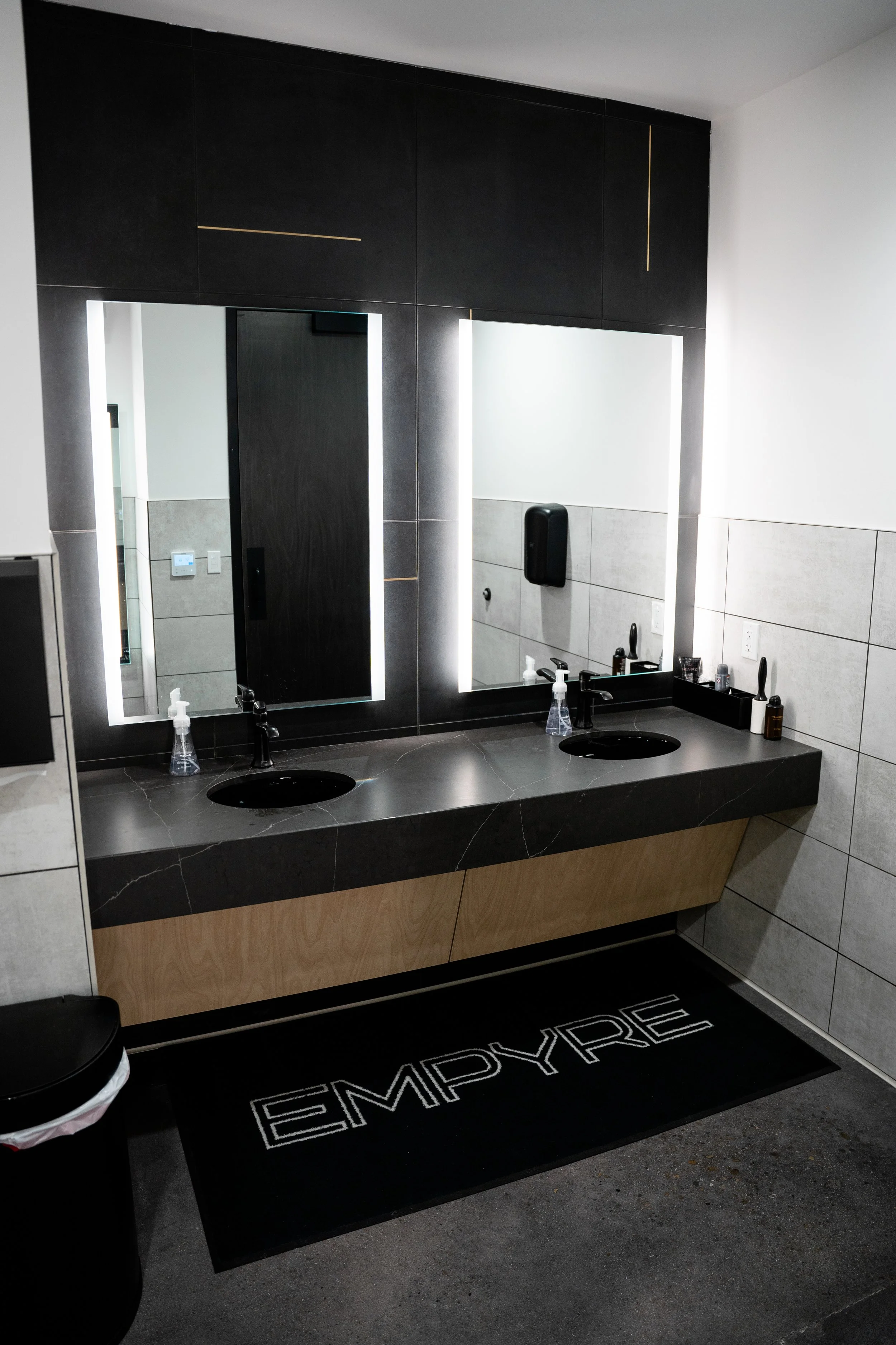 EMPYRE - 2023.02.02 -  Locker rooms - DSC03078.jpg