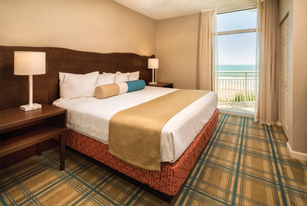 wyndhamoceanblvd12.jpg