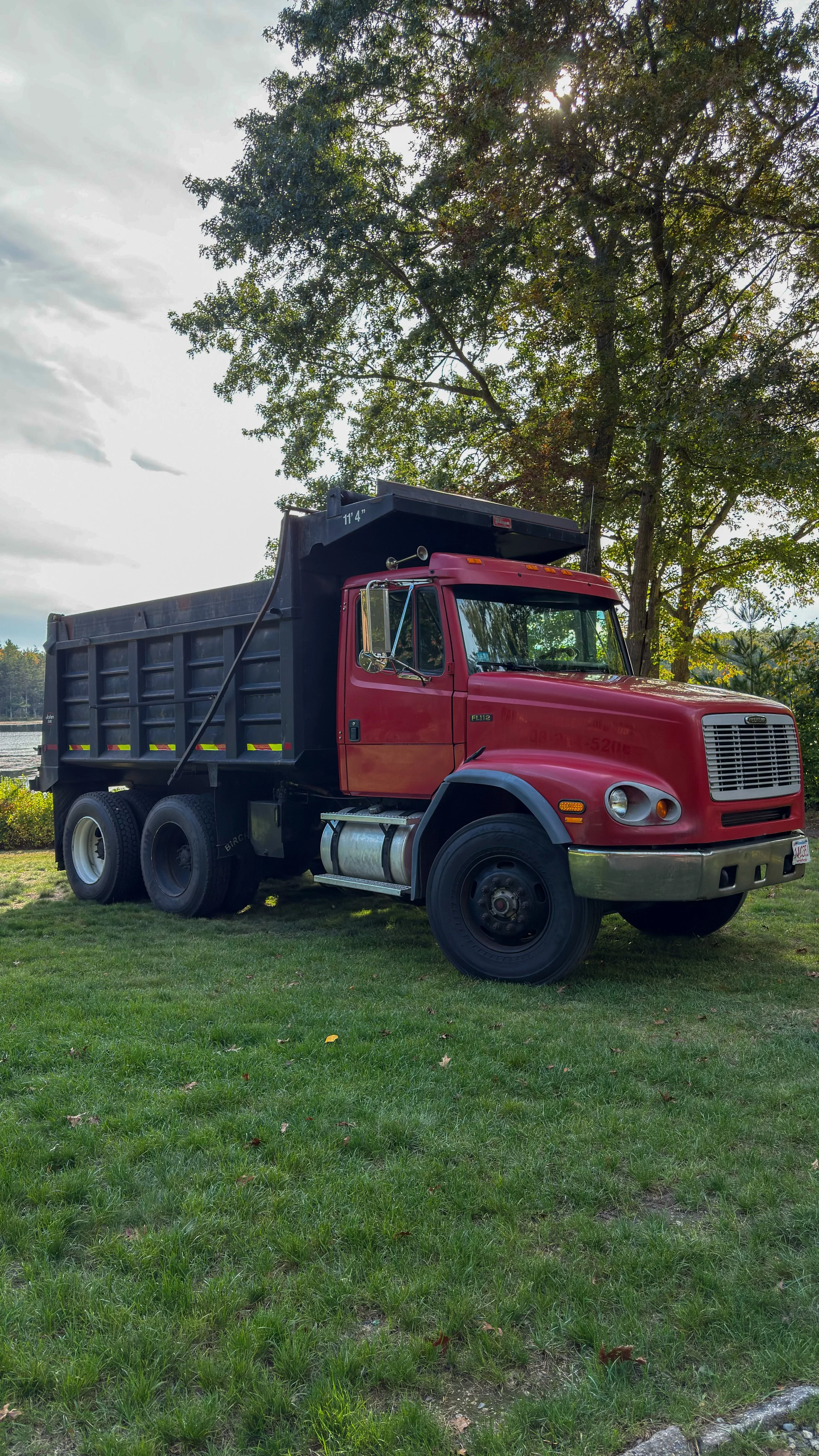 2003 Freightliner FL 112