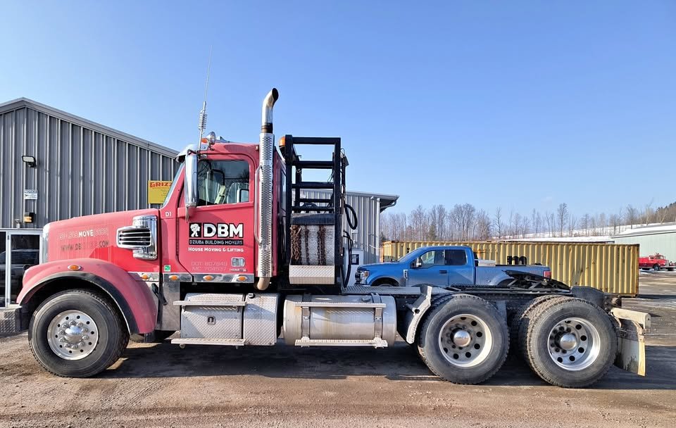 2011 Freightliner Coronado Truck Tractor / Winch Truck