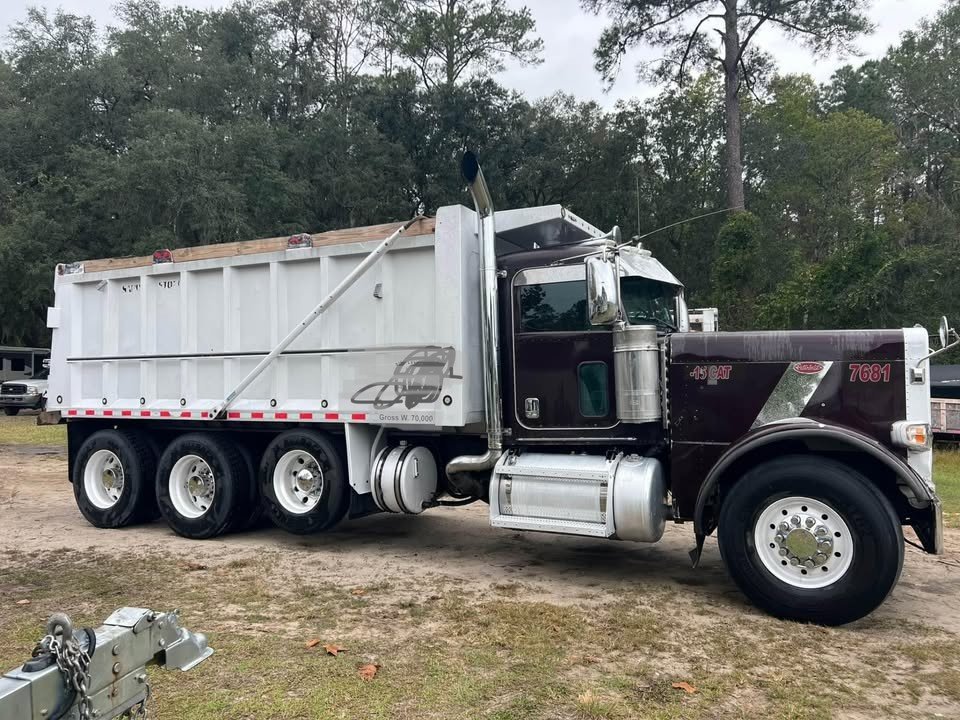 2003 Peterbilt 379 Truck