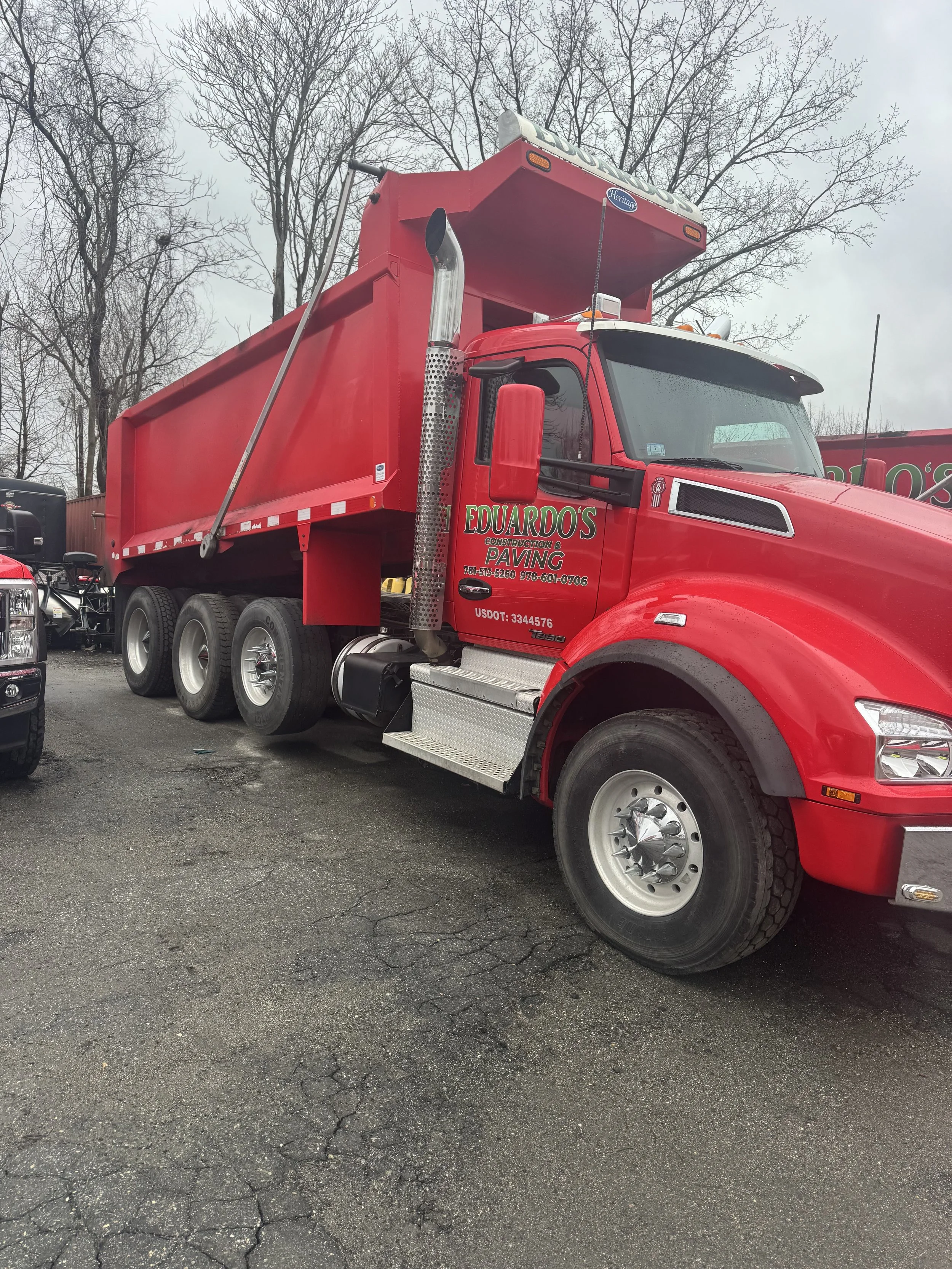 2020 Kenworth T880 Dump Truck