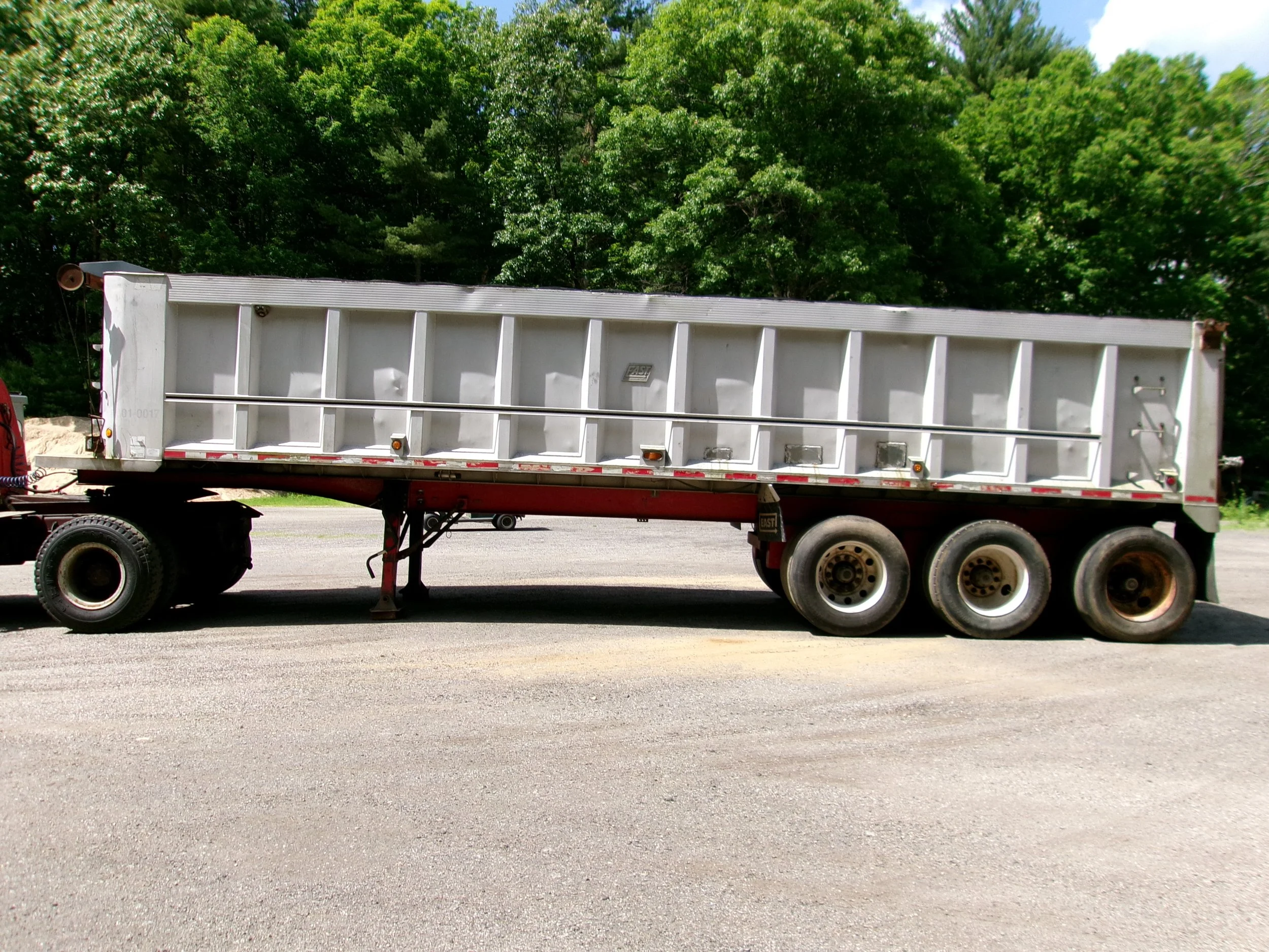 1999 East Tri-Axle Dump Trailer
