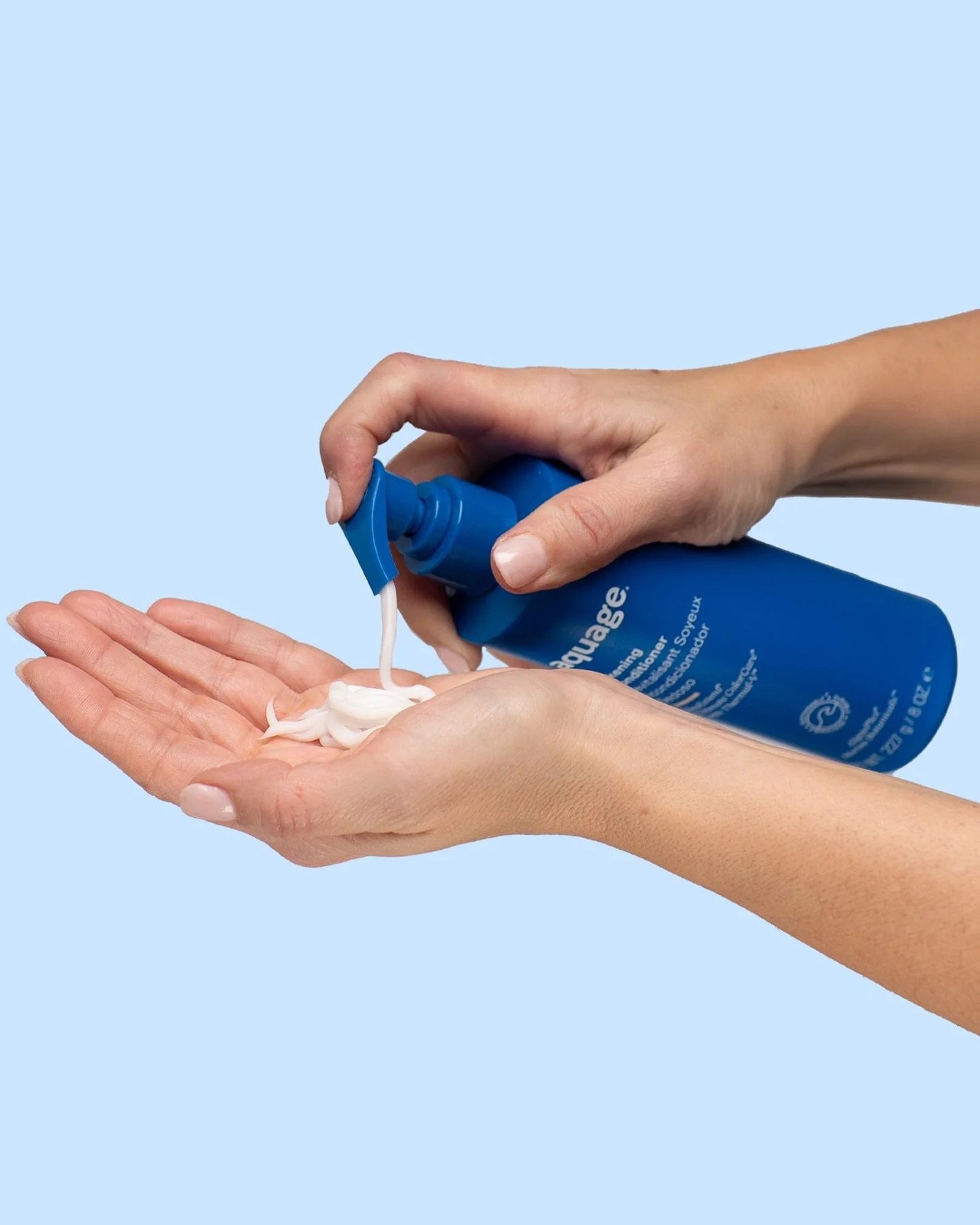 Aquage-SeaExtend-Silkening-Conditioner-in-use.jpeg