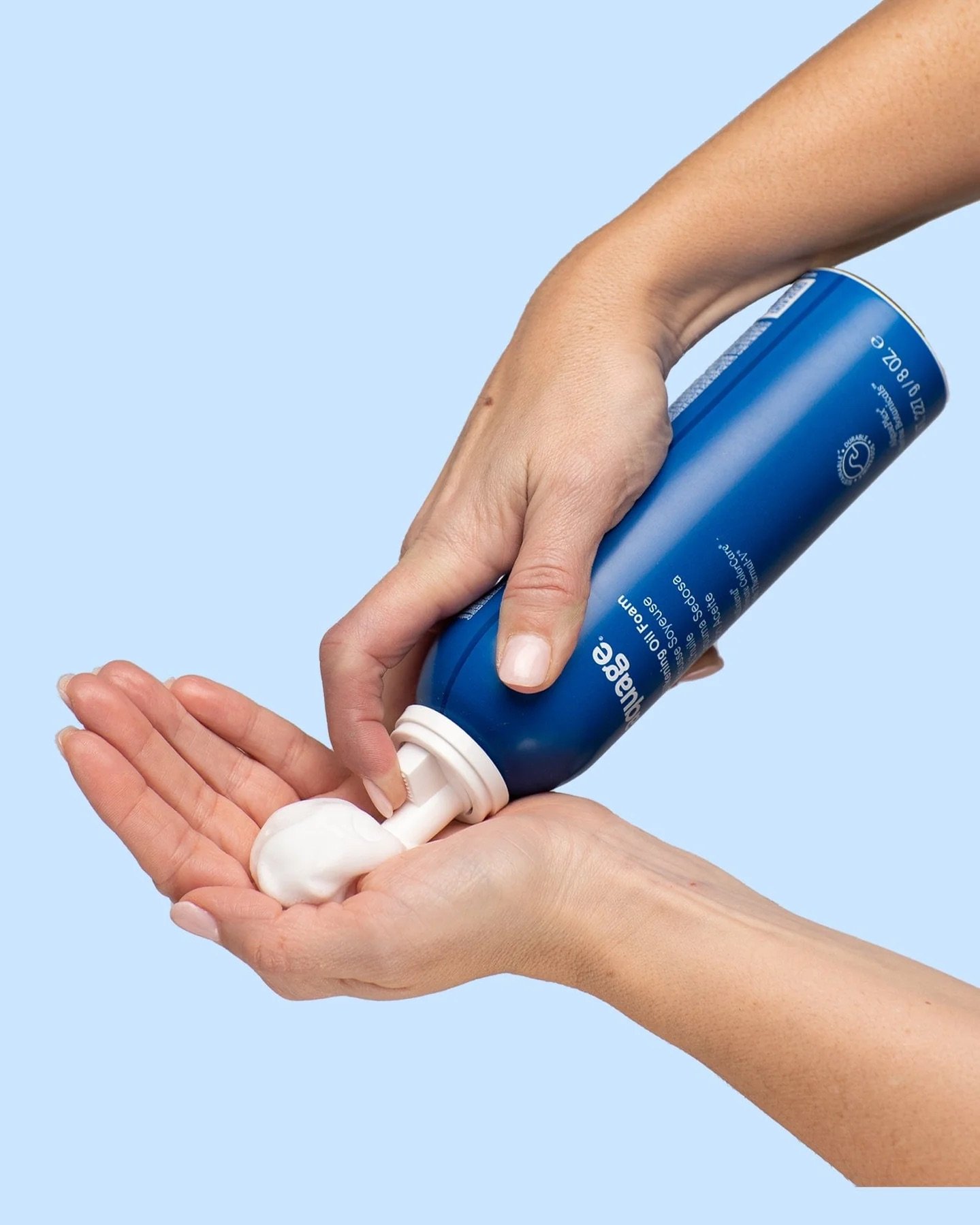 Aquage-SeaExtend-Silkening-Oil-Foam-8oz-in-use.jpeg