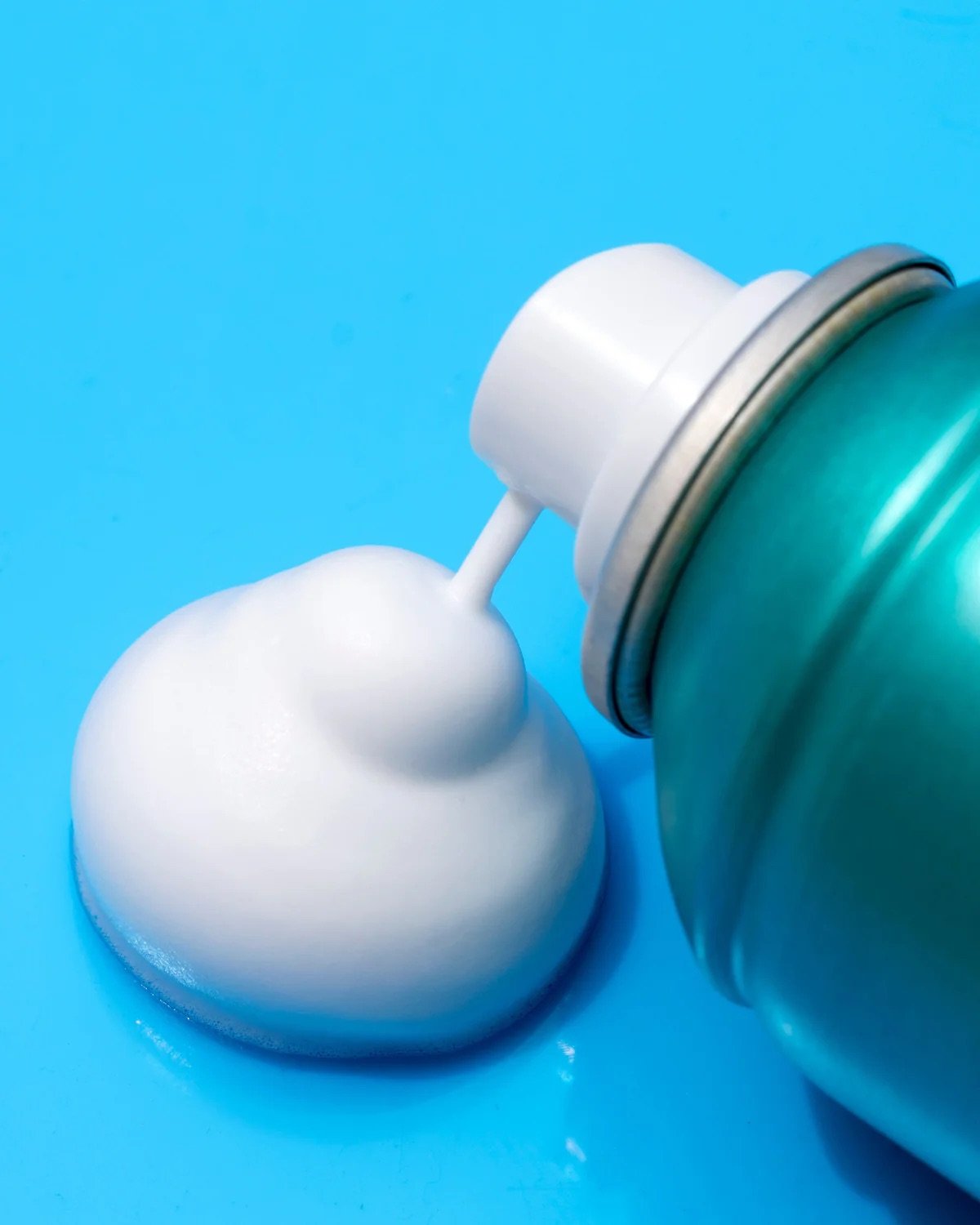 Aquage-Uplifting-Foam-Mousse-in-use.jpeg